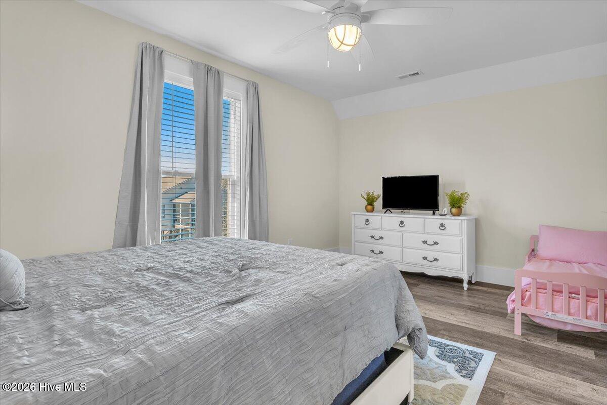 100550591 | Photo 49