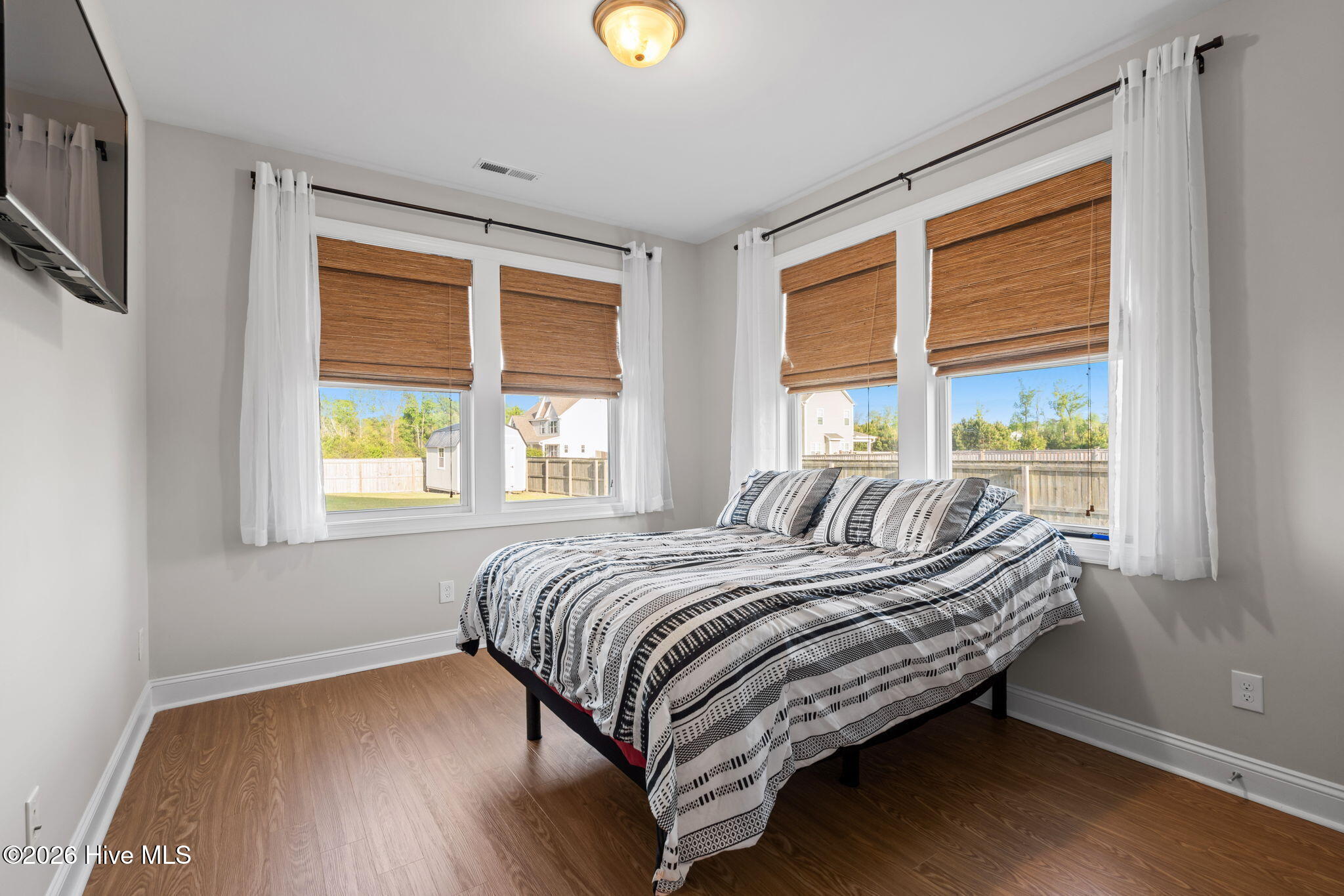 100564954 | Photo 21