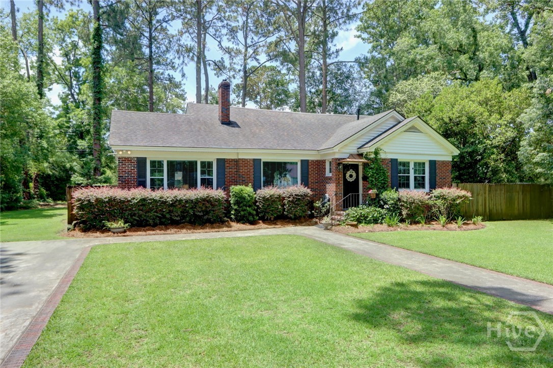 Photo 1 of Single family home for sale at 423 E 57th Street, Savannah, GA 31405 | MLS# SA355915 | Listing updated on 2026-09-16