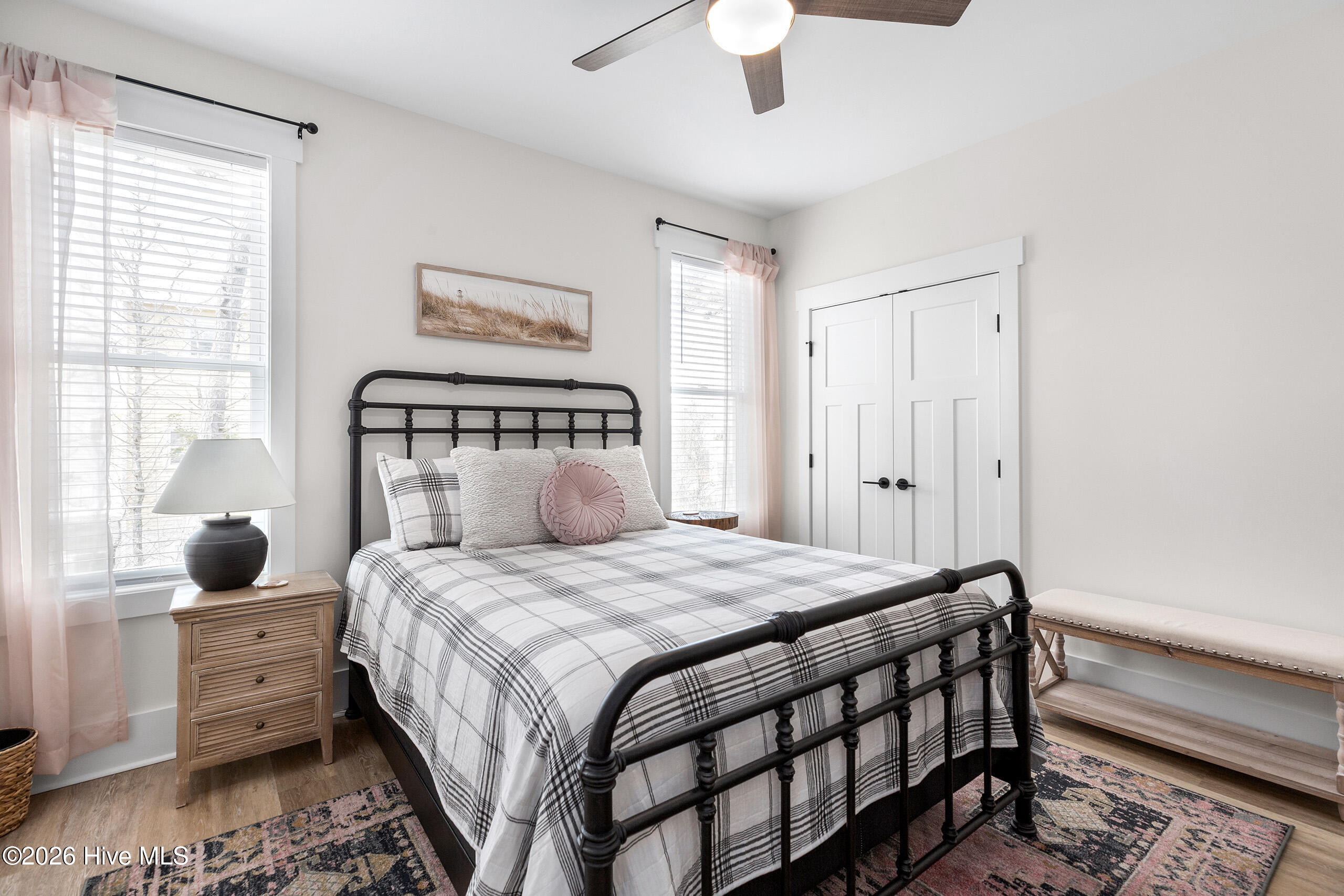 100562975 | Photo 52