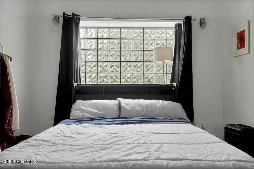 100543464 | Photo 18