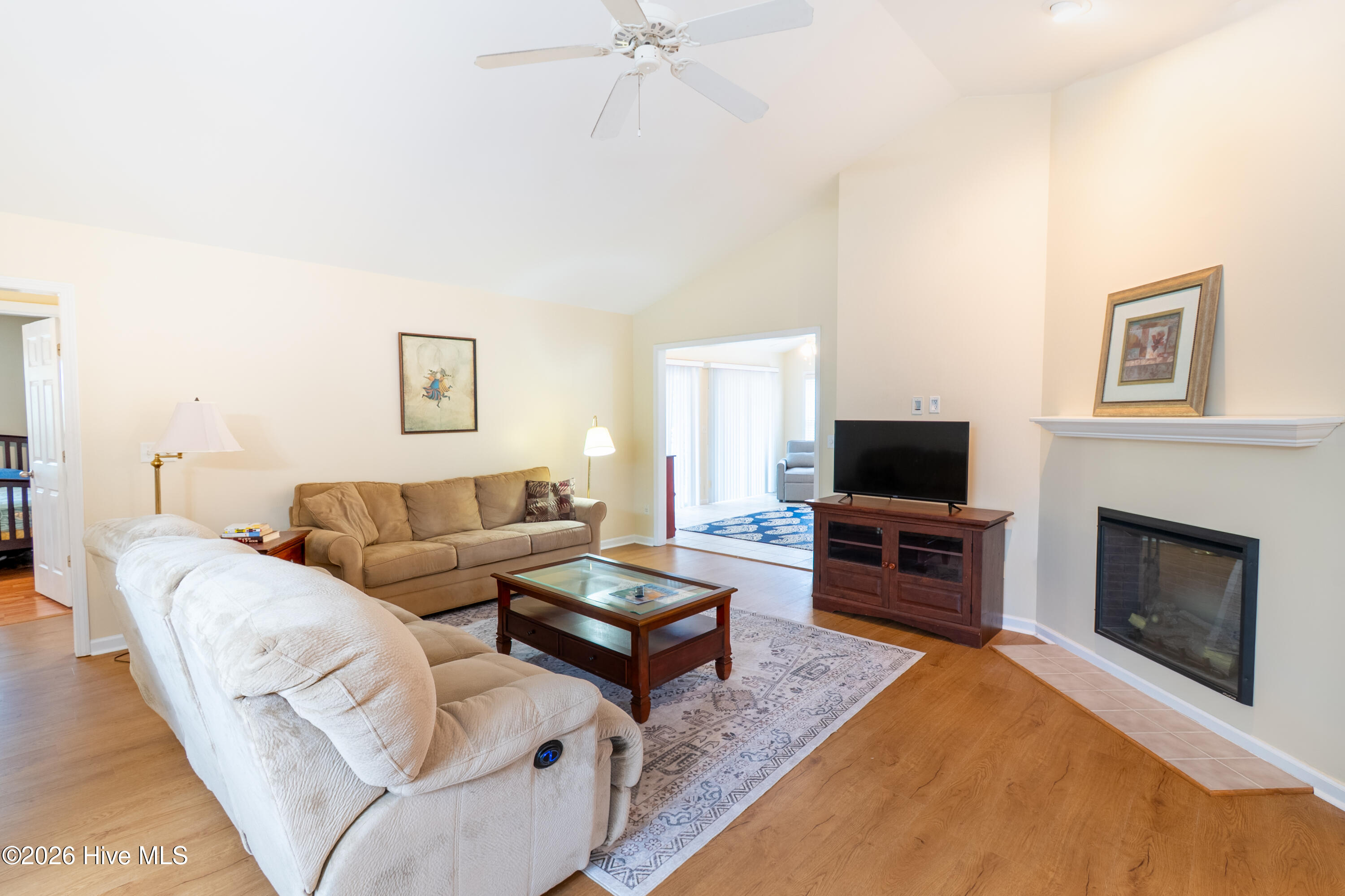 100554380 | Photo 12