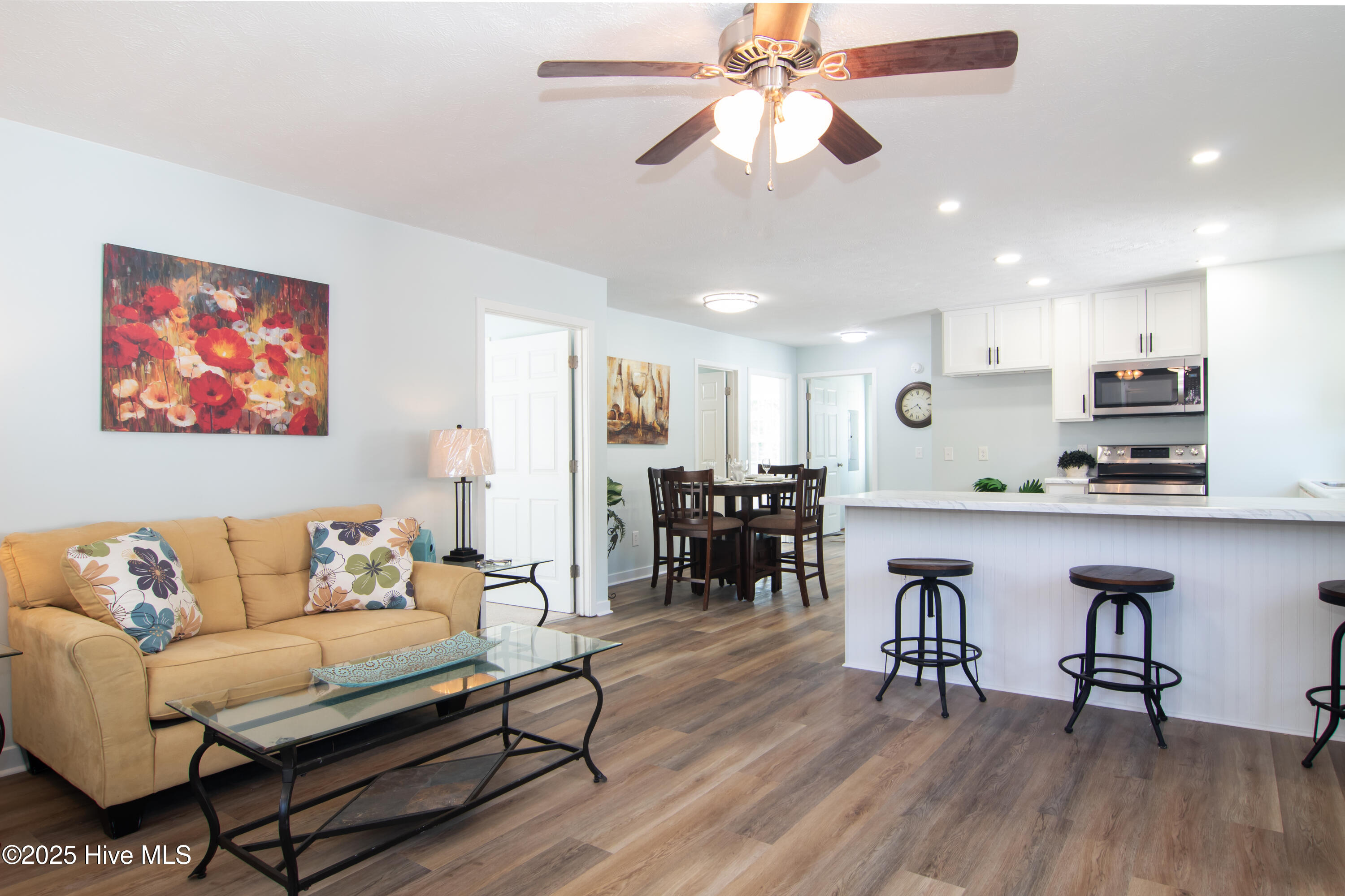 100546709 | Photo 10