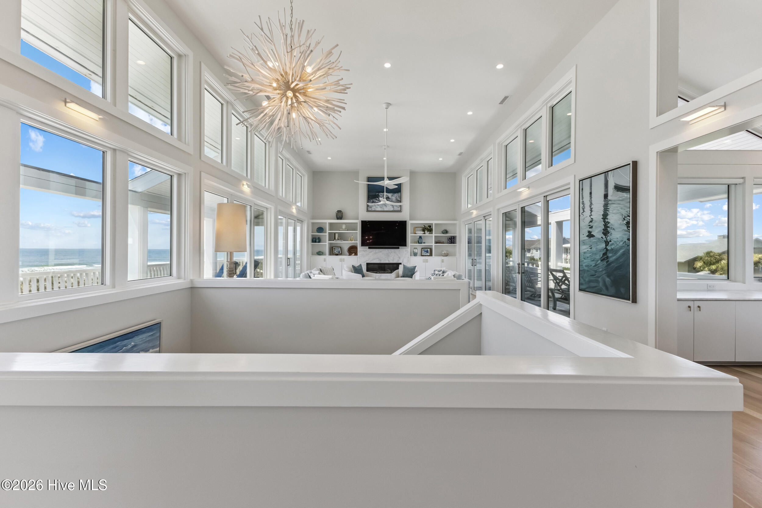 100560711 | Photo 11