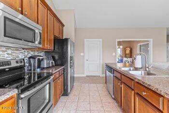 100559576 | Photo 16