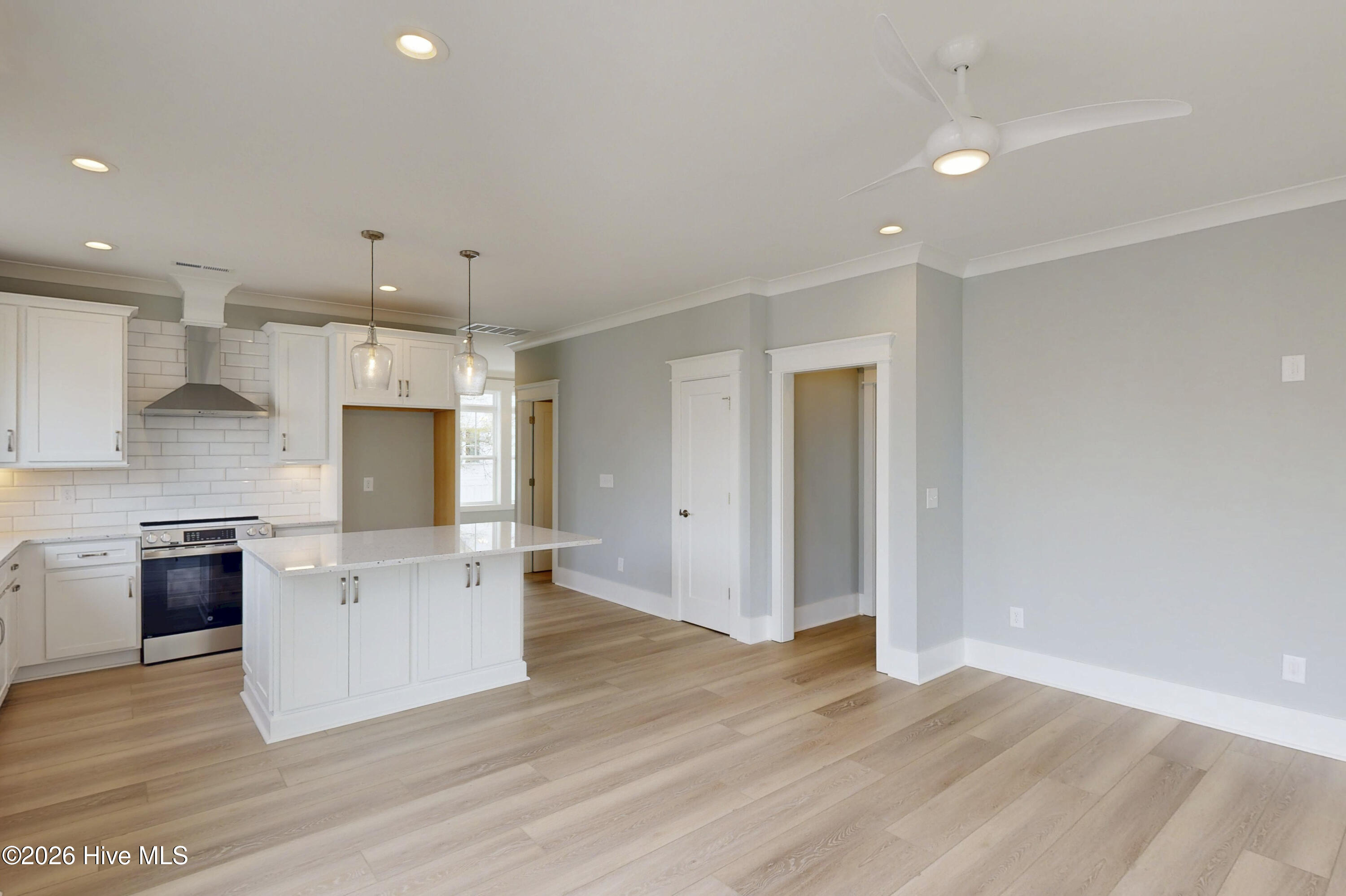 100559746 | Photo 54