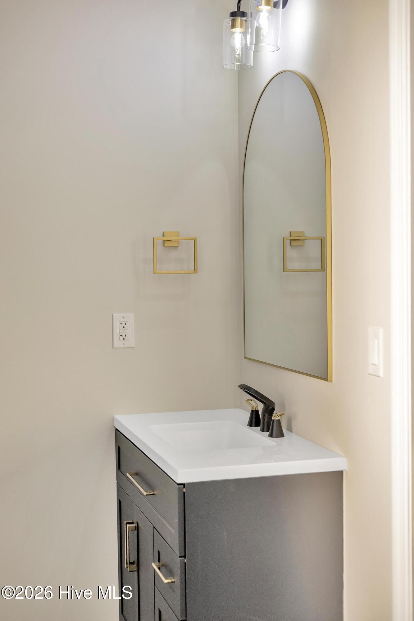 100552595 | Photo 45