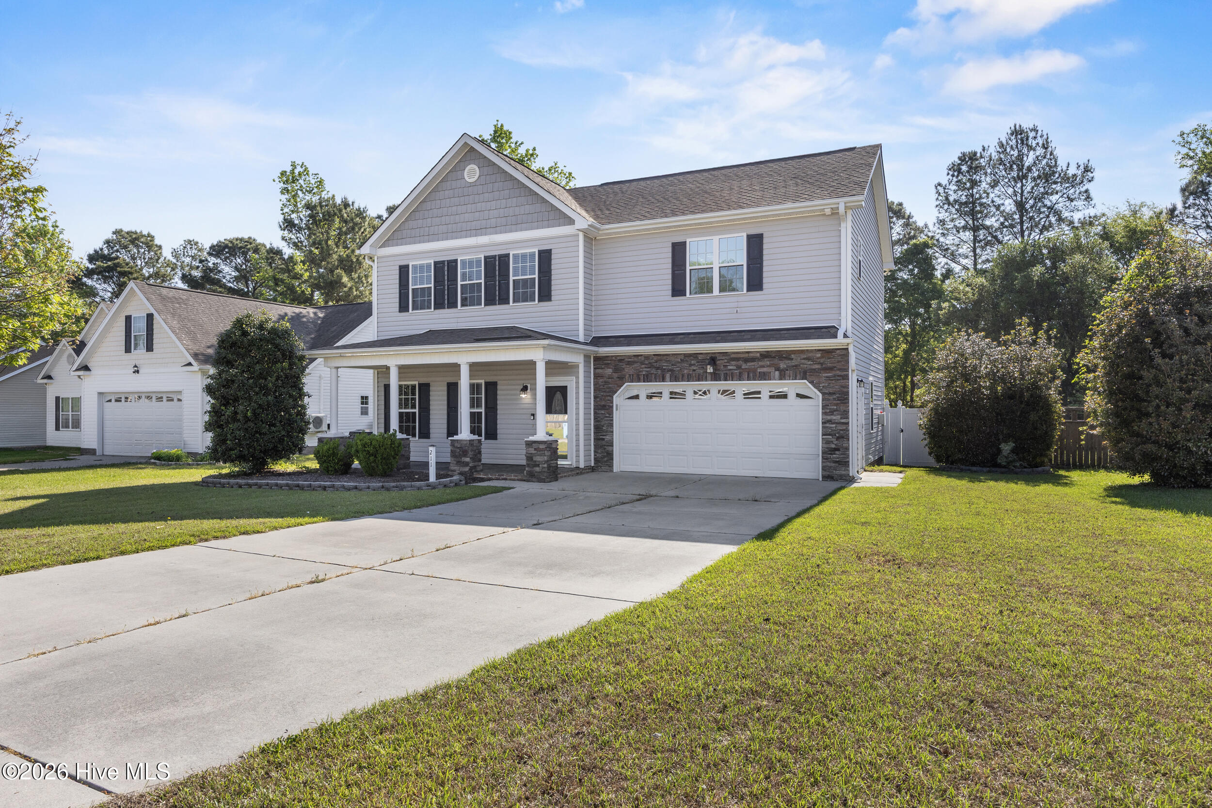 211 Wedgefield Circle,Maple Hill