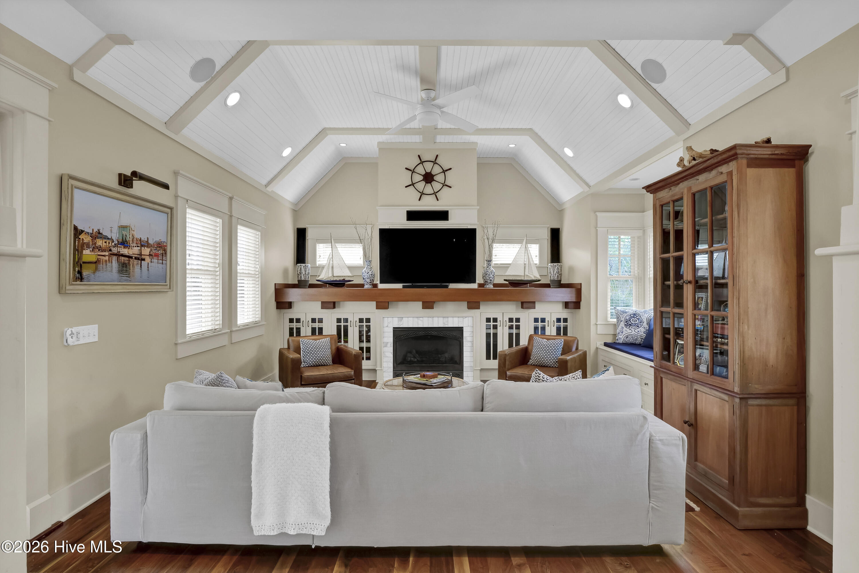 100552686 | Photo 18