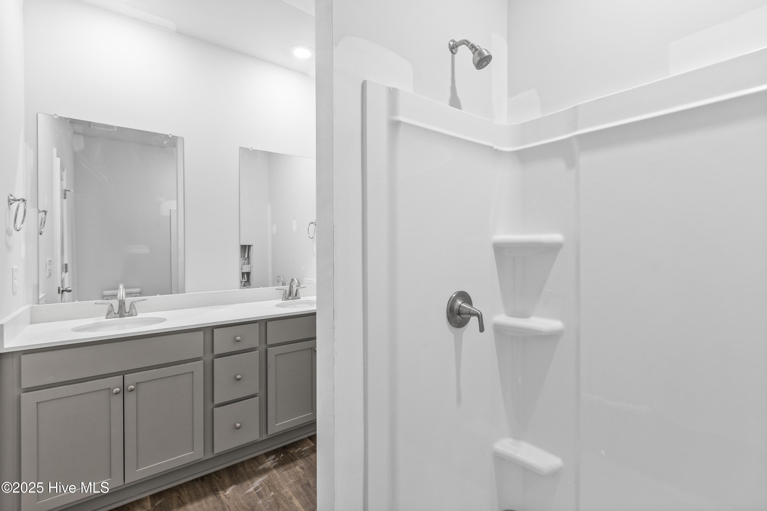 100546127 | Photo 13