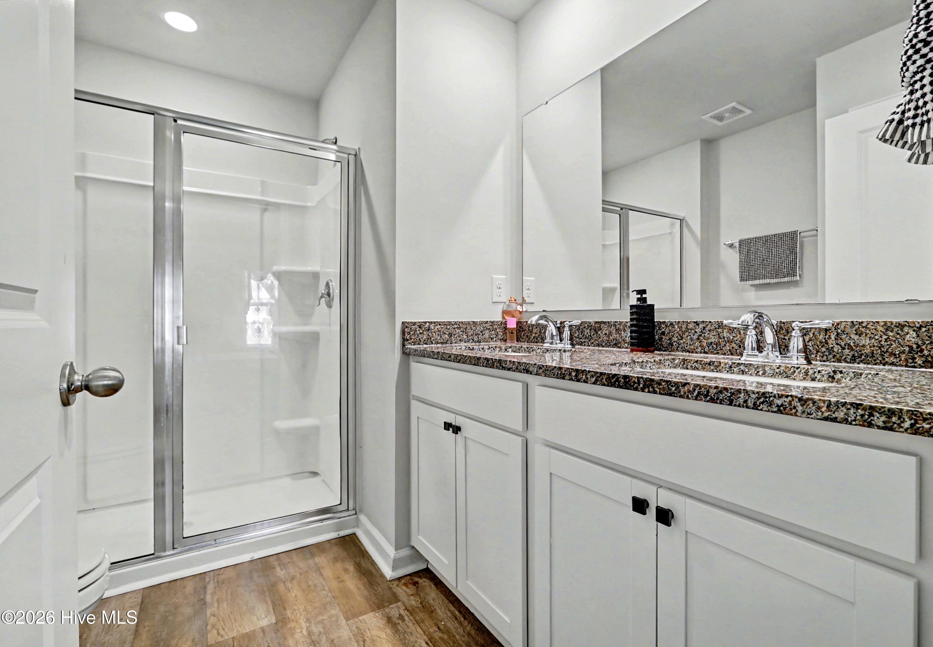 100558474 | Photo 14