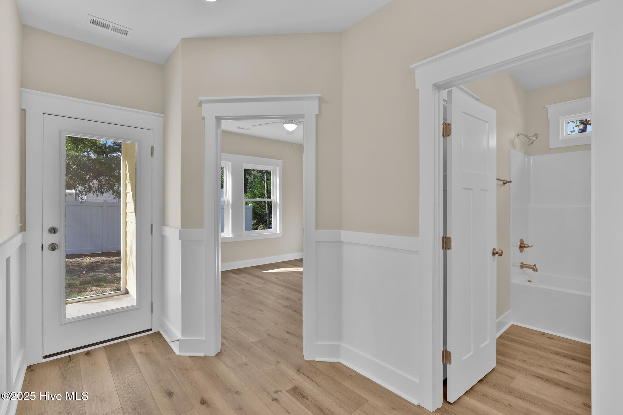 100527494 | Photo 27