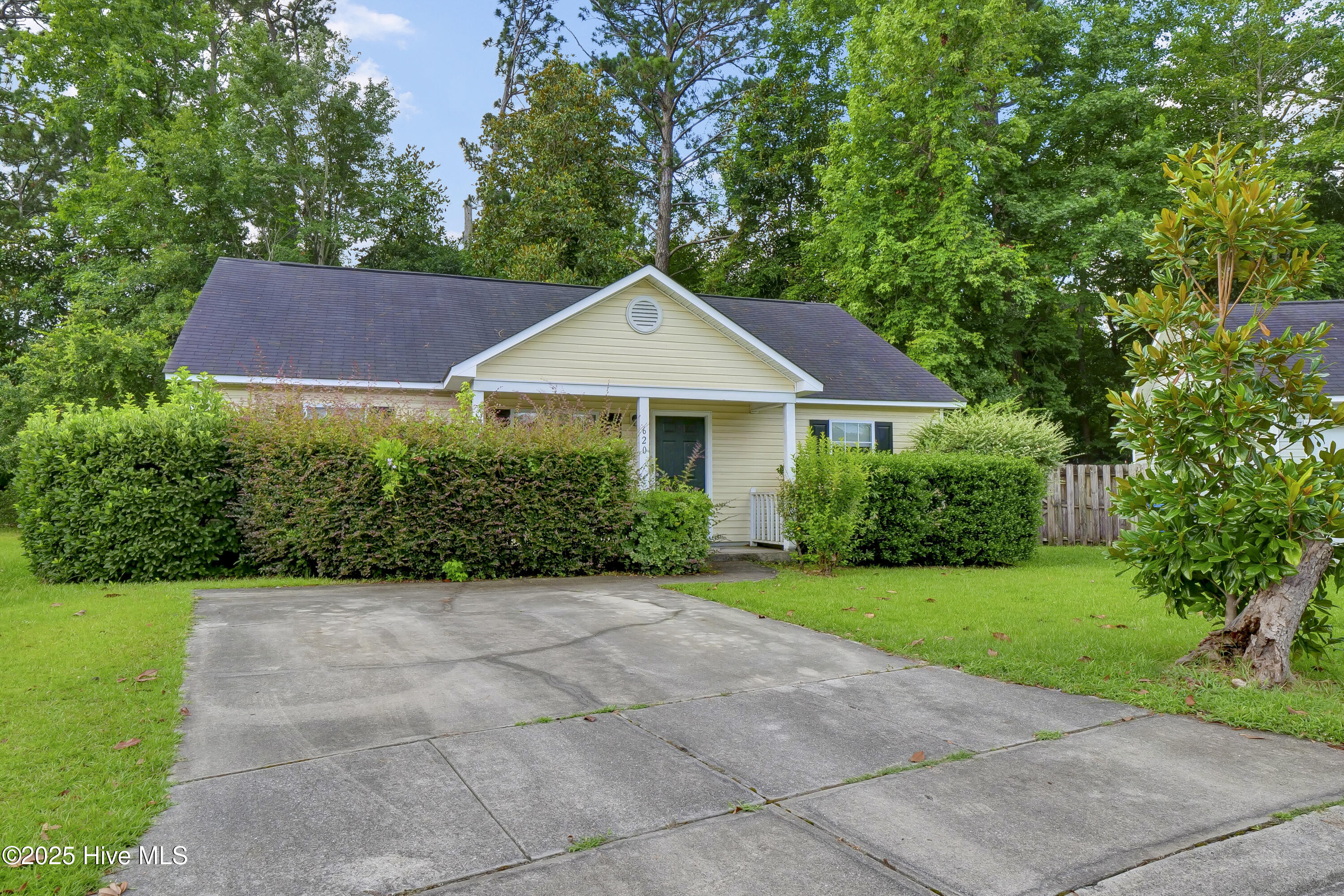 Homes for sale in Wilmington, NC | 620 Tabor Ln, Wilmington, NC 28405 | MLS# 100517859