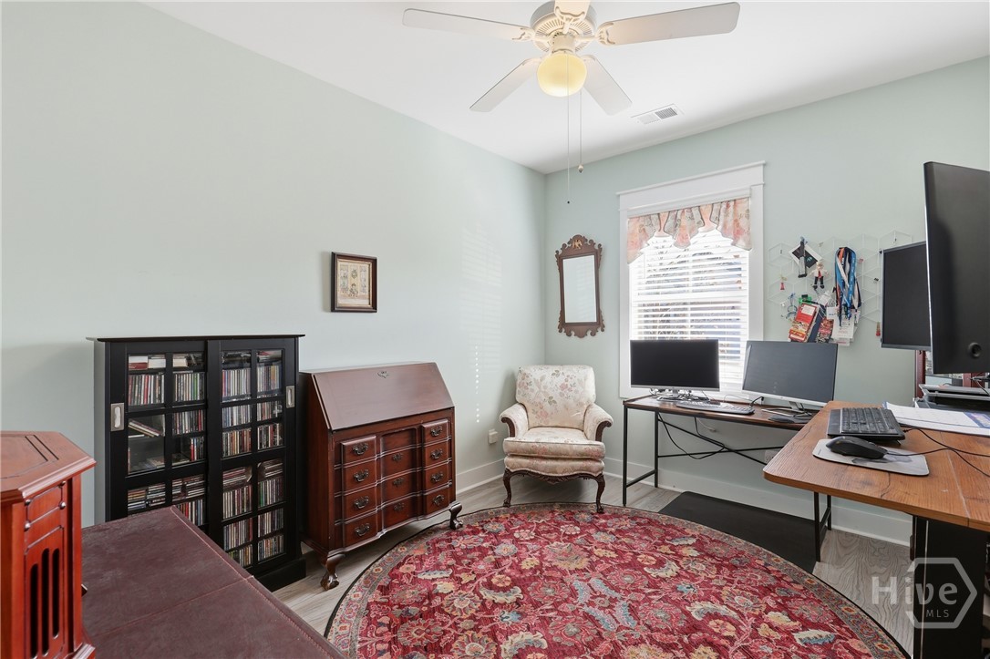 Flex room for office or 5th bedroom