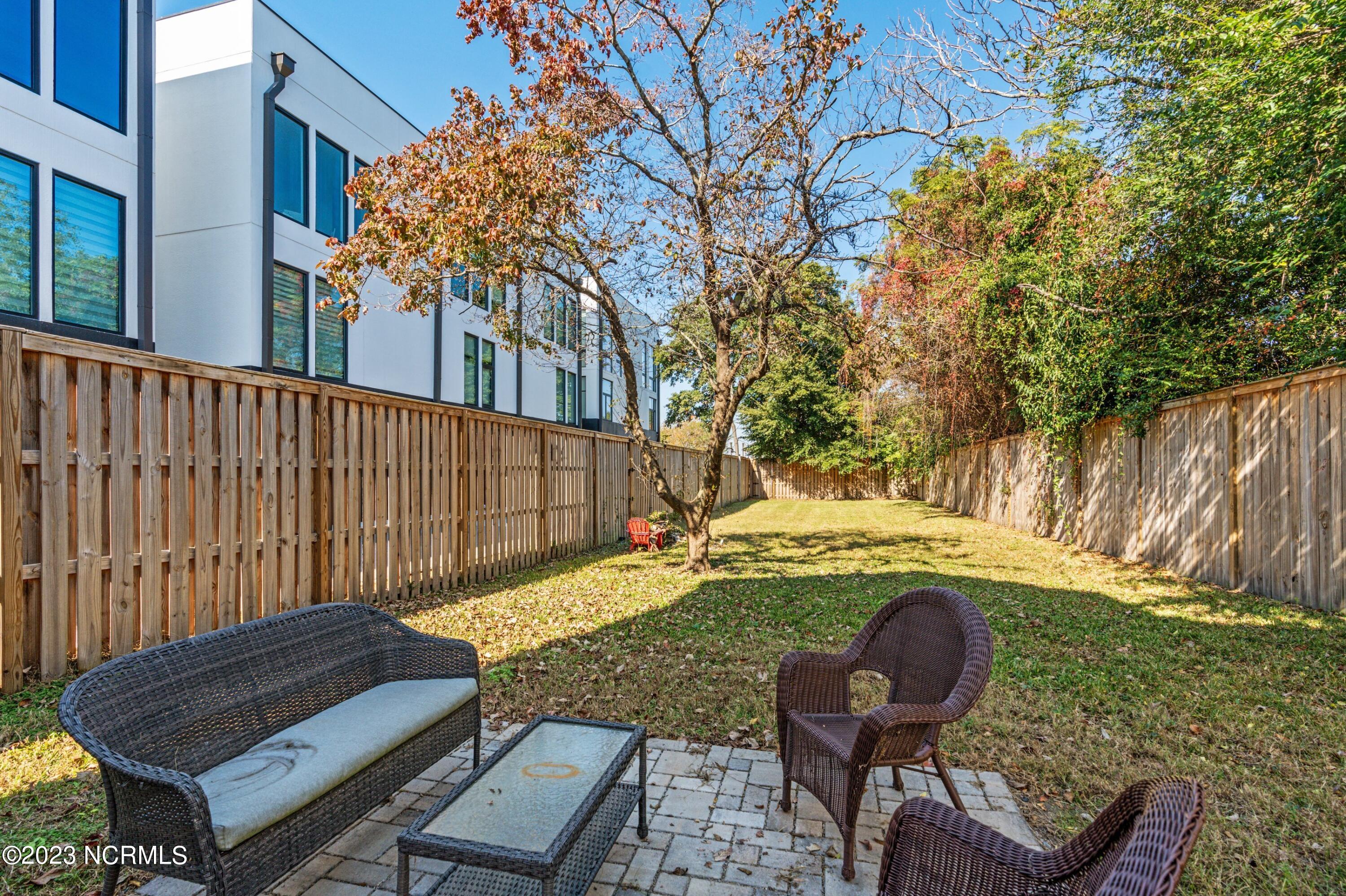 100559919 | Photo 37