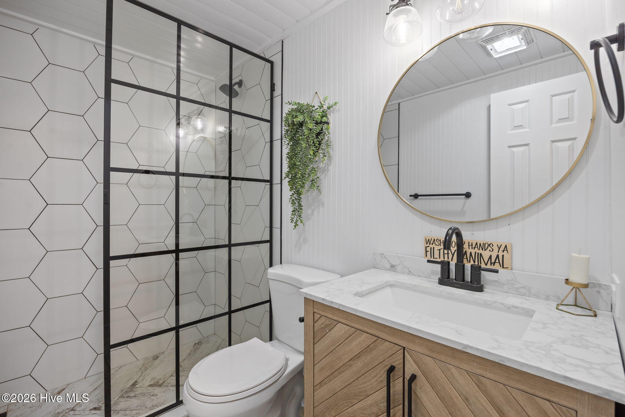 100560111 | Photo 34