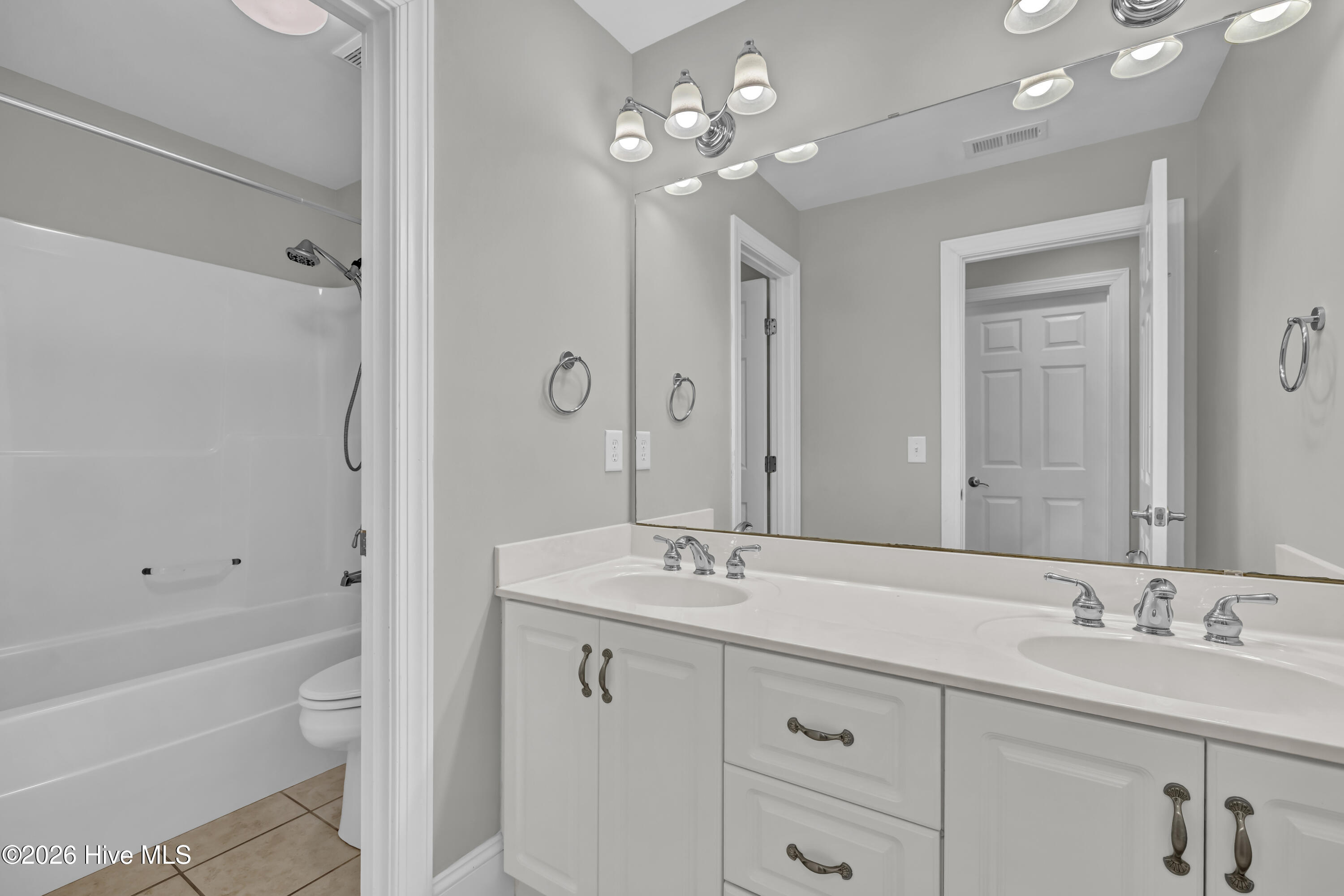 100555649 | Photo 32