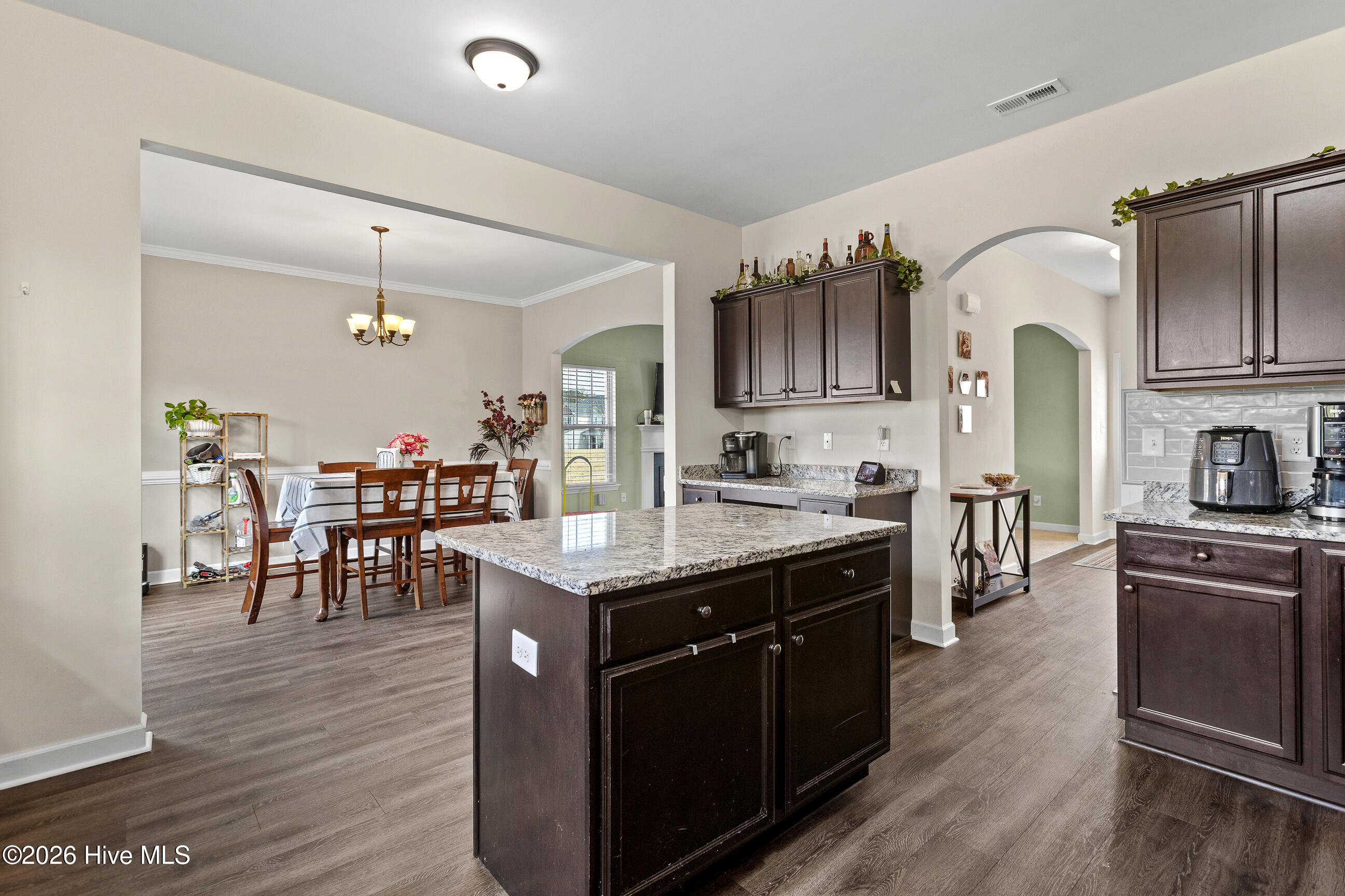 100564735 | Photo 12