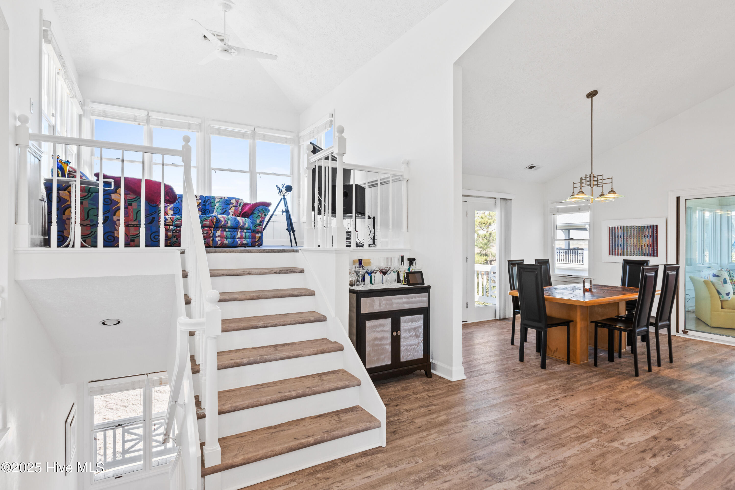 100497696 | Photo 30