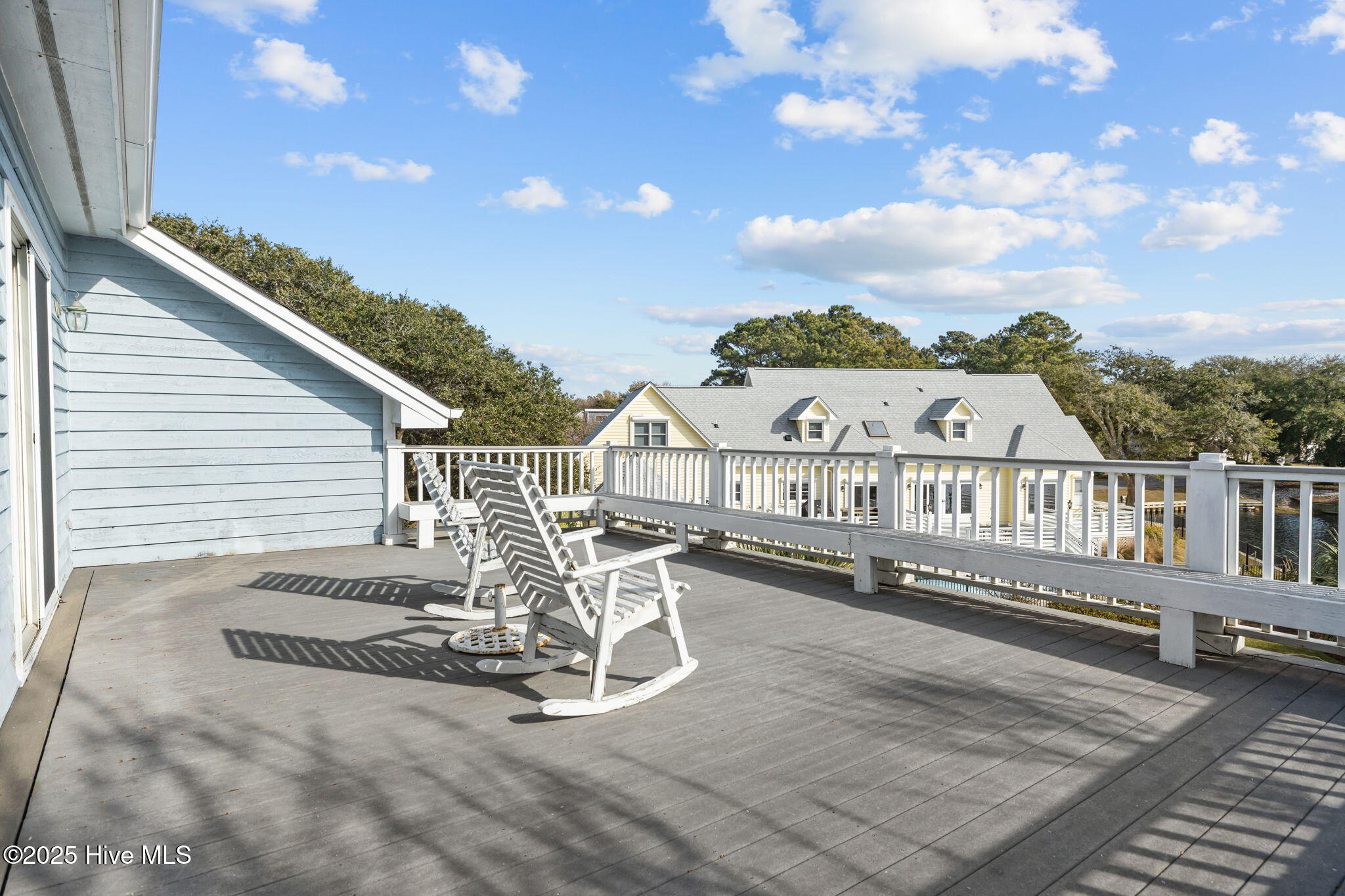 100542960 | Photo 35