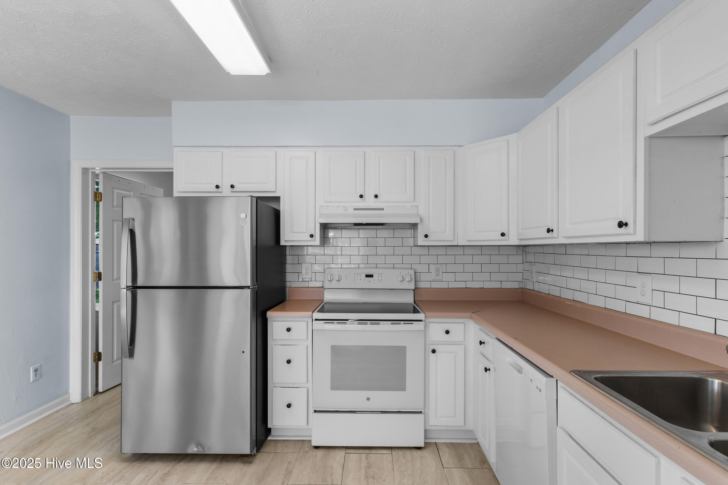 100531865 | Photo 12