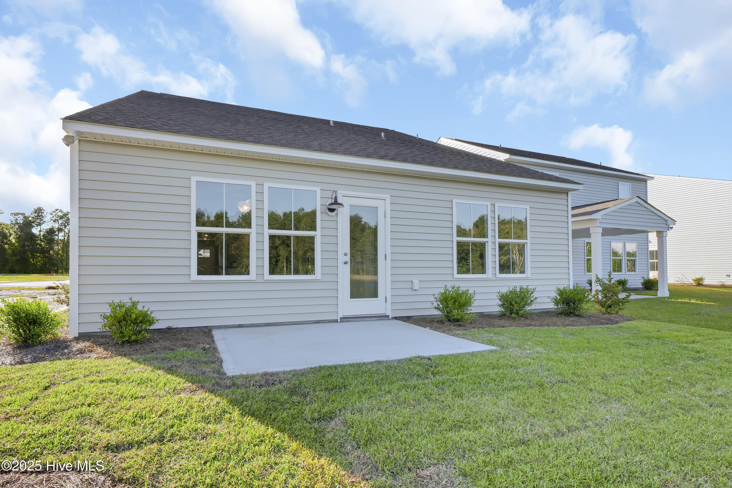 100524850 | Photo 35