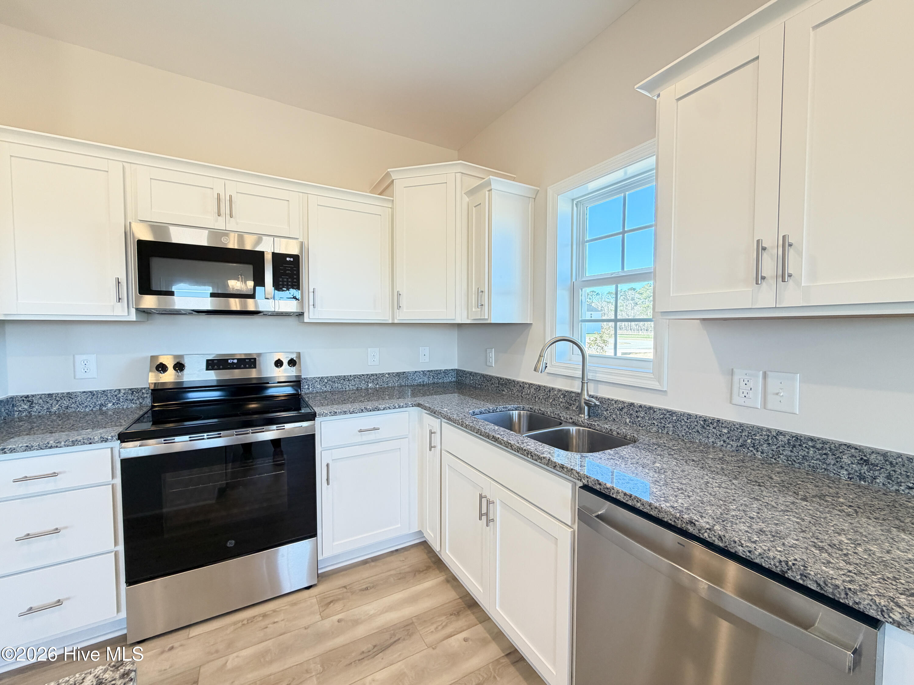 100551555 | Photo 11