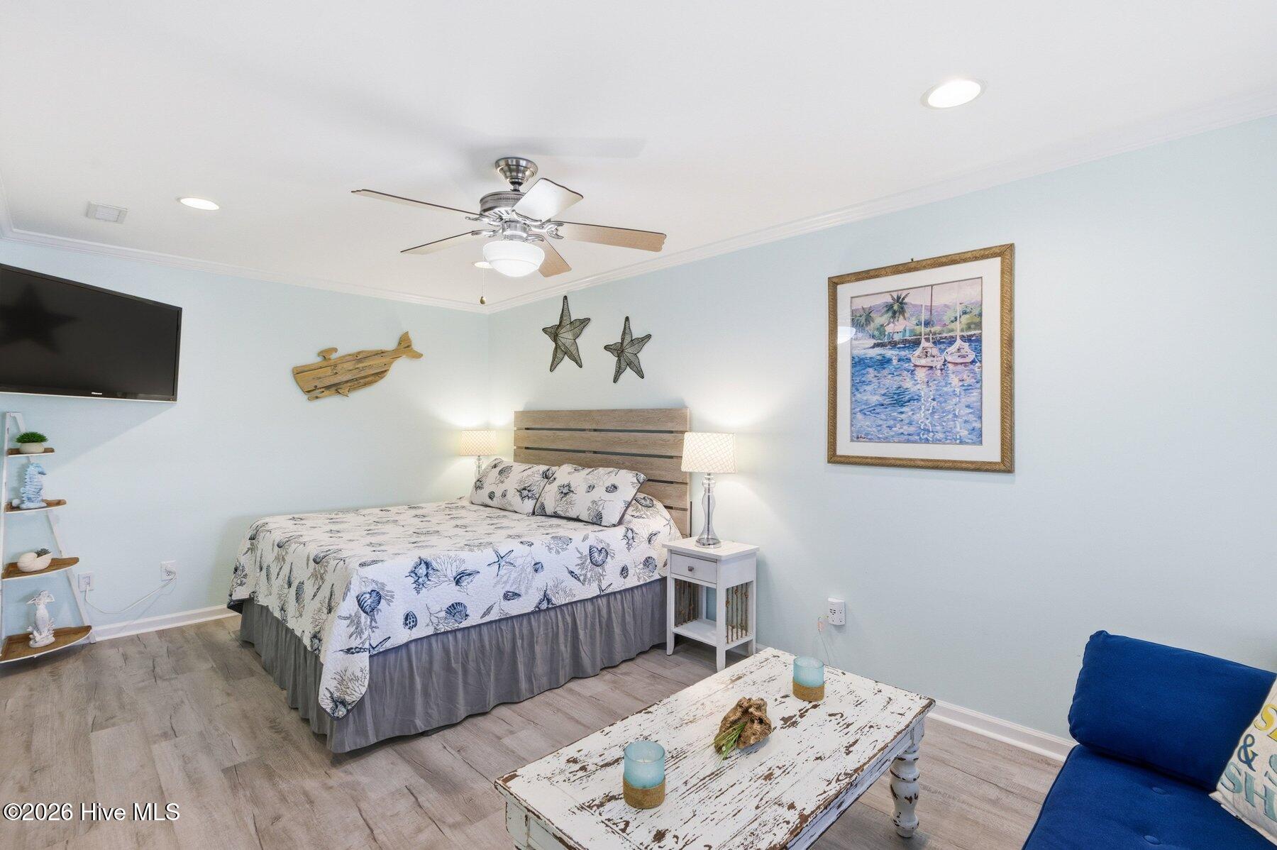 100570503 | Photo 42