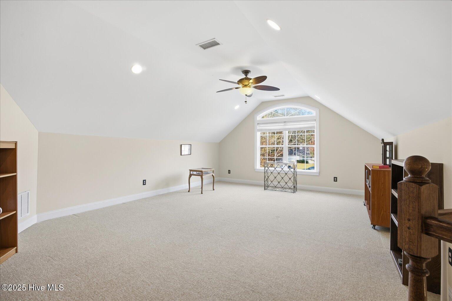 100543897 | Photo 21