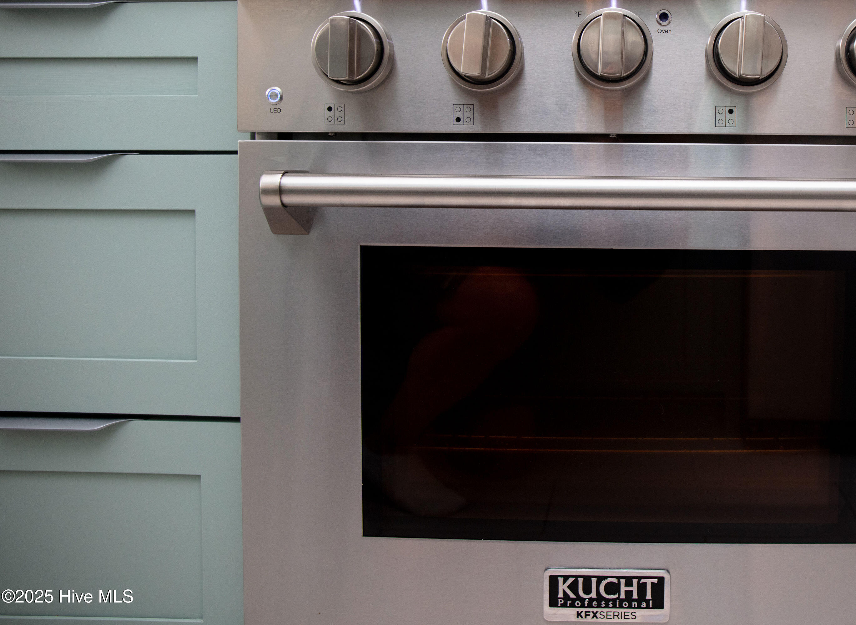 100541025 | Photo 25