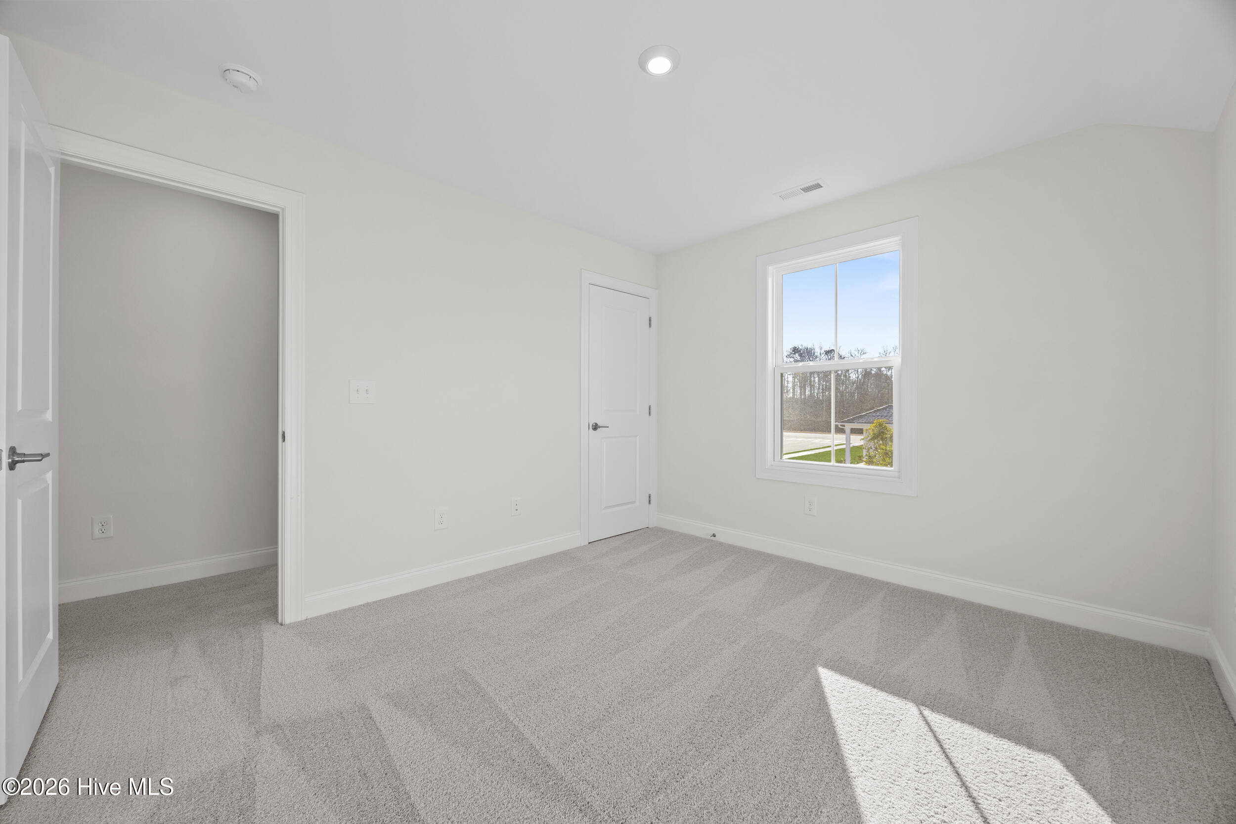 100556976 | Photo 32