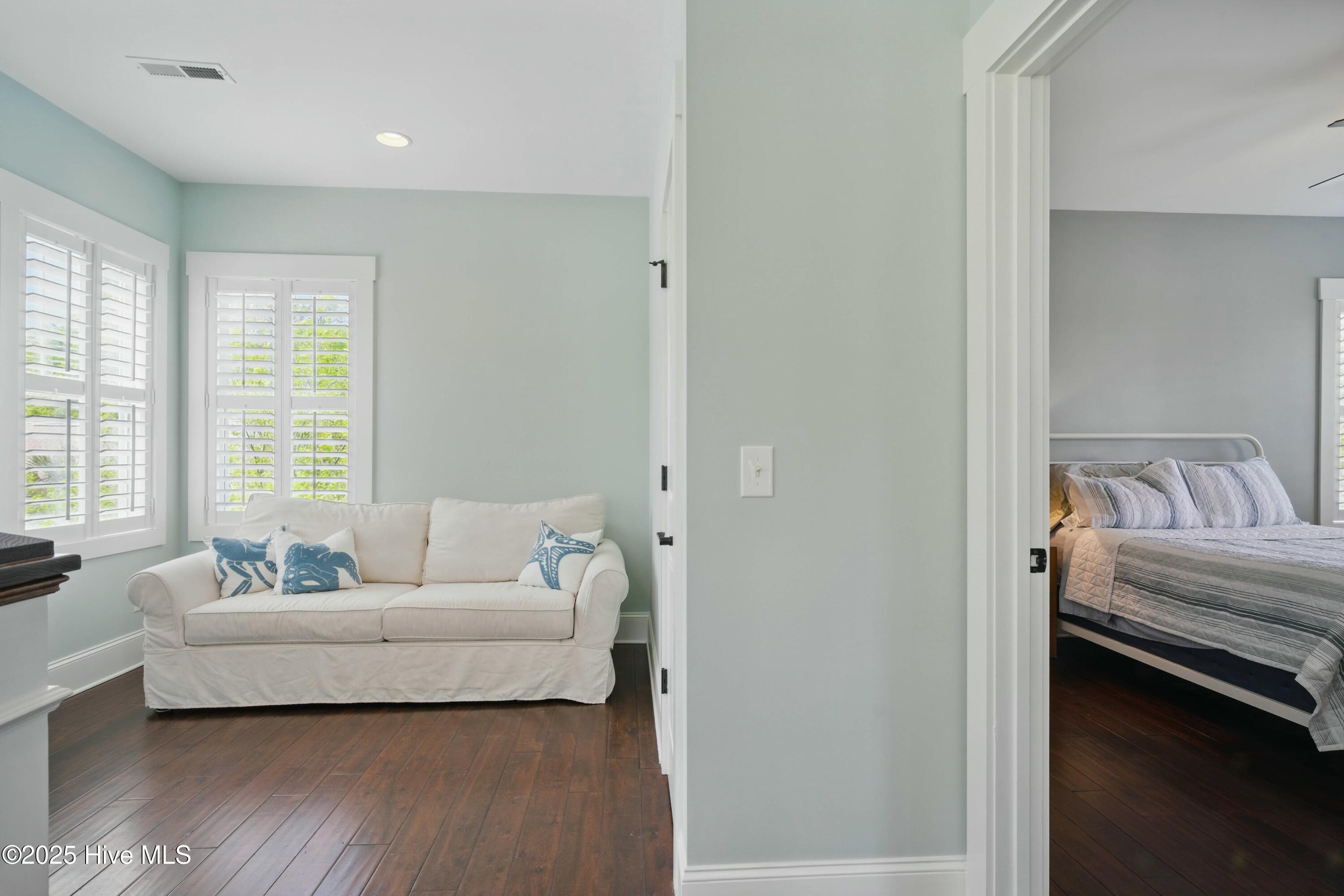 100560955 | Photo 27