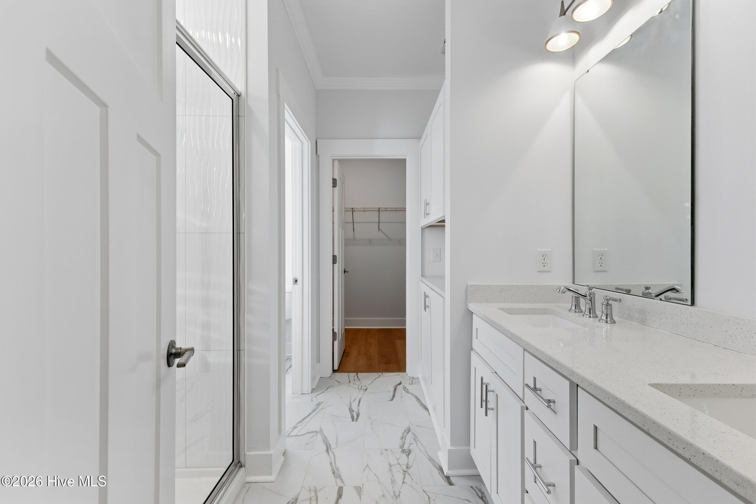 100549765 | Photo 14