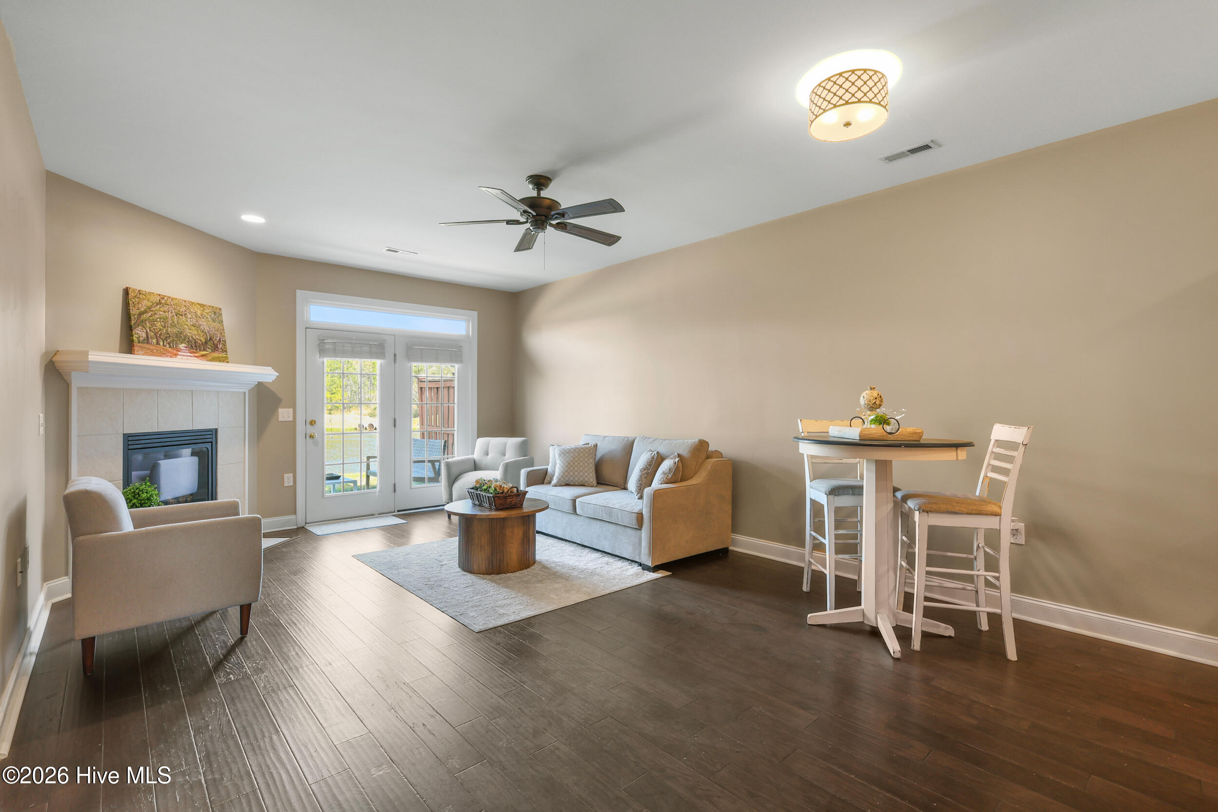 100552325 | Photo 34