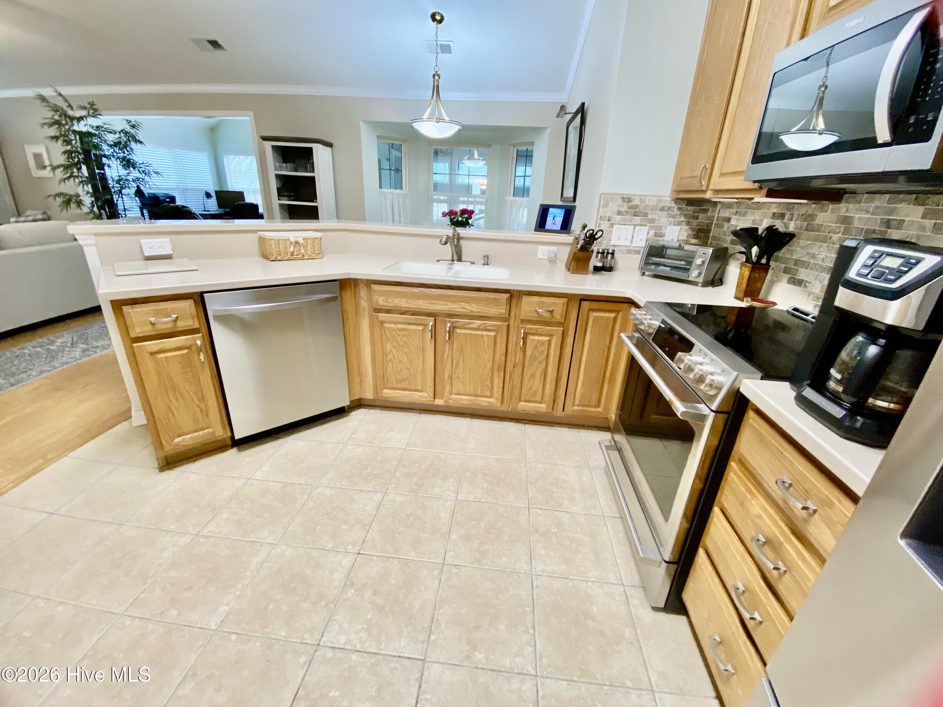 100555896 | Photo 10