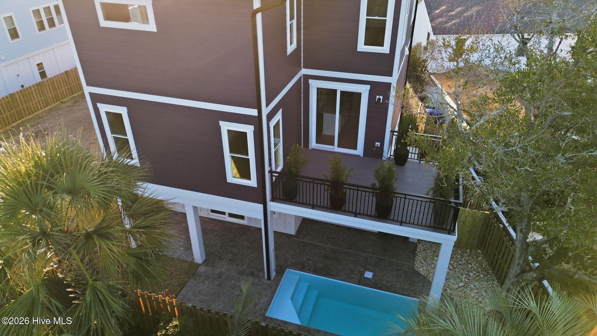 100554996 | Photo 96