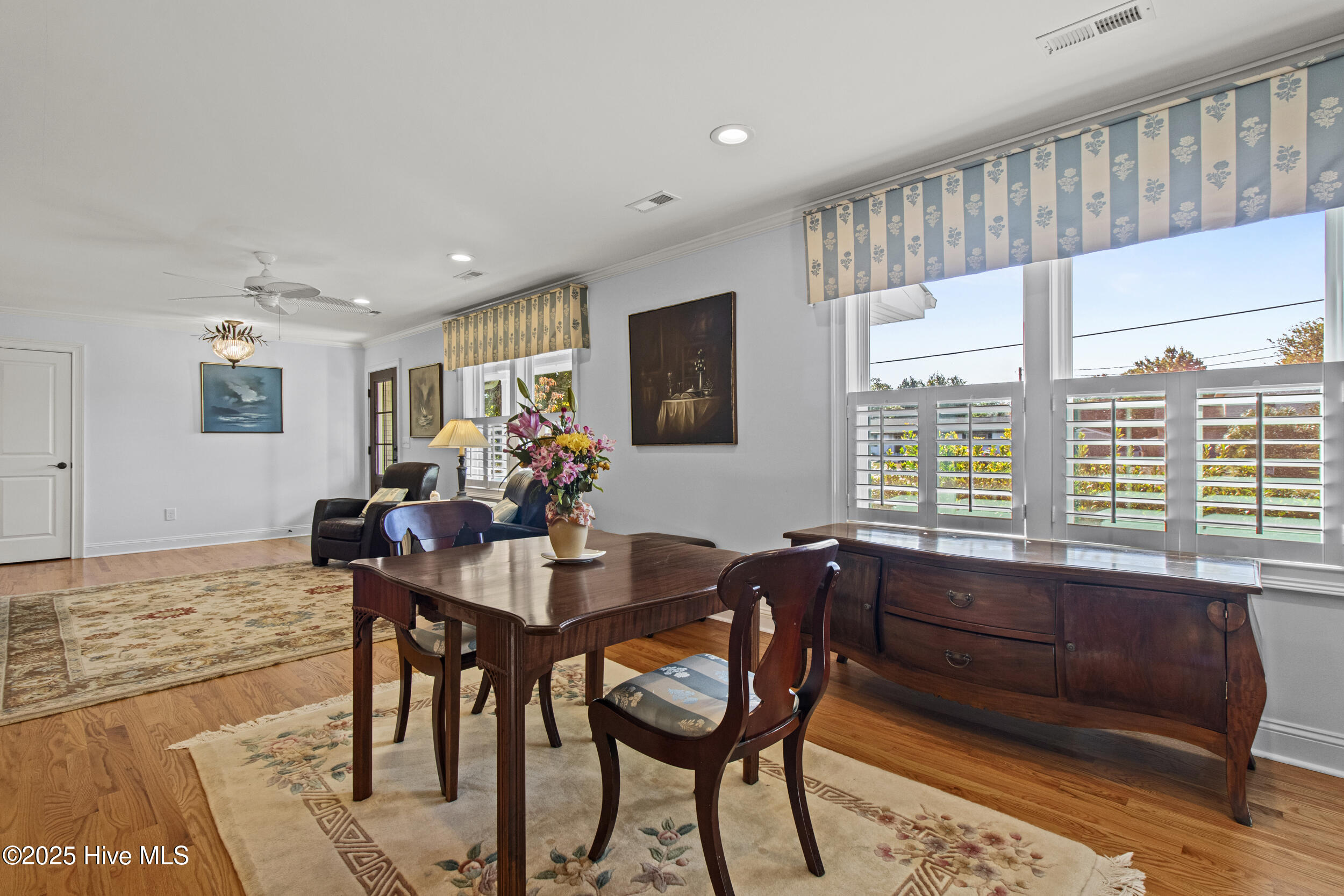 100537992 | Photo 12