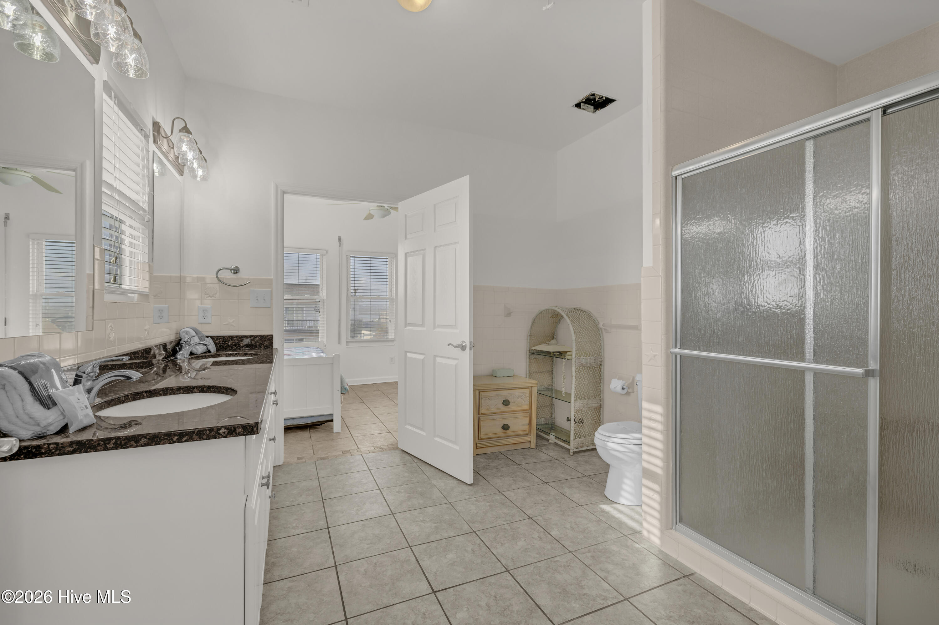 100558701 | Photo 10