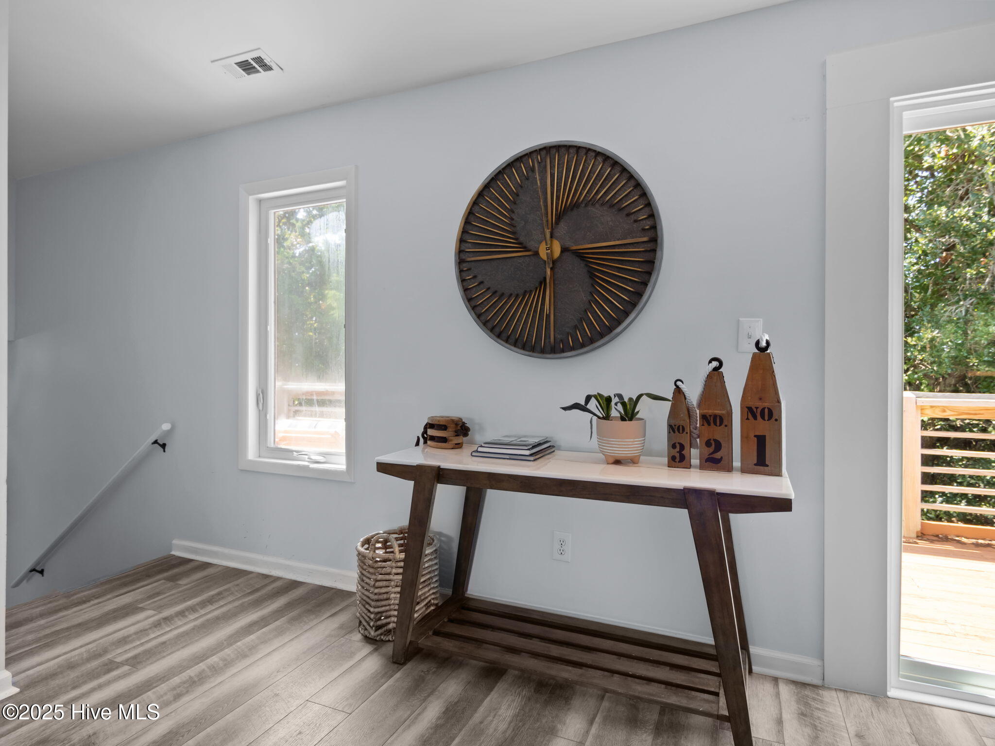 100530598 | Photo 40