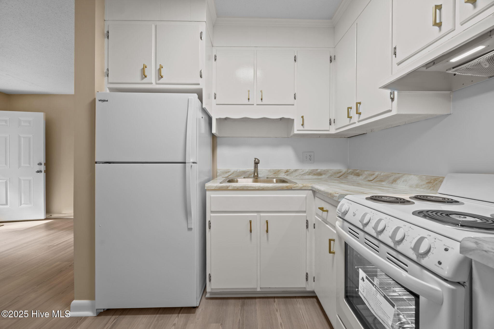 11-web-or-mls-1190 Gould Rd Unit4 21