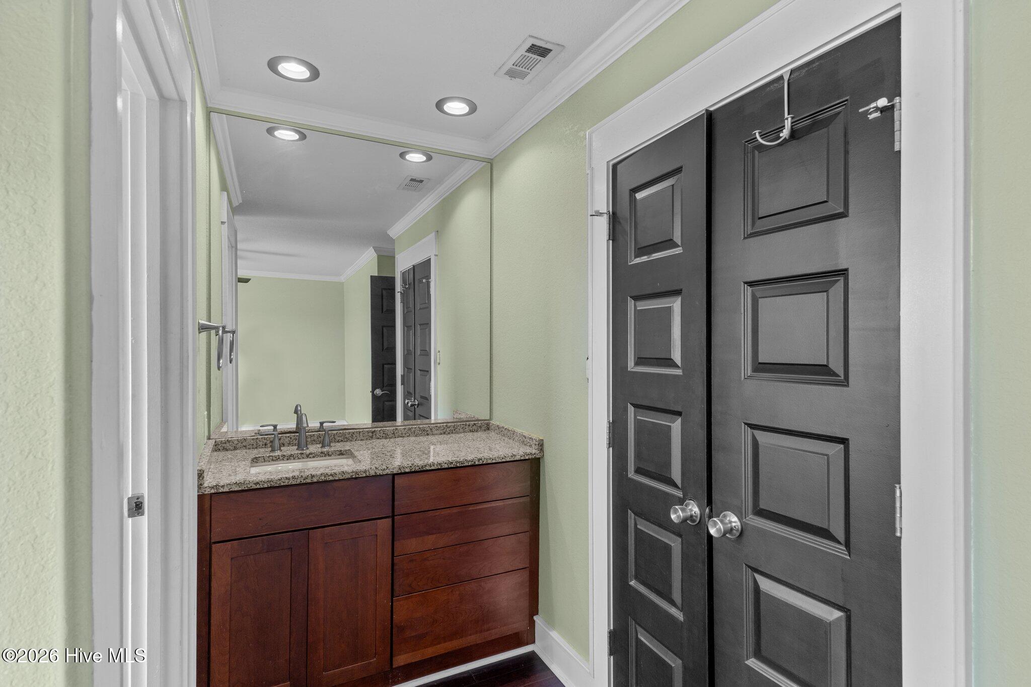 8711 Emerald Plantation Road 302,Emerald Isle
