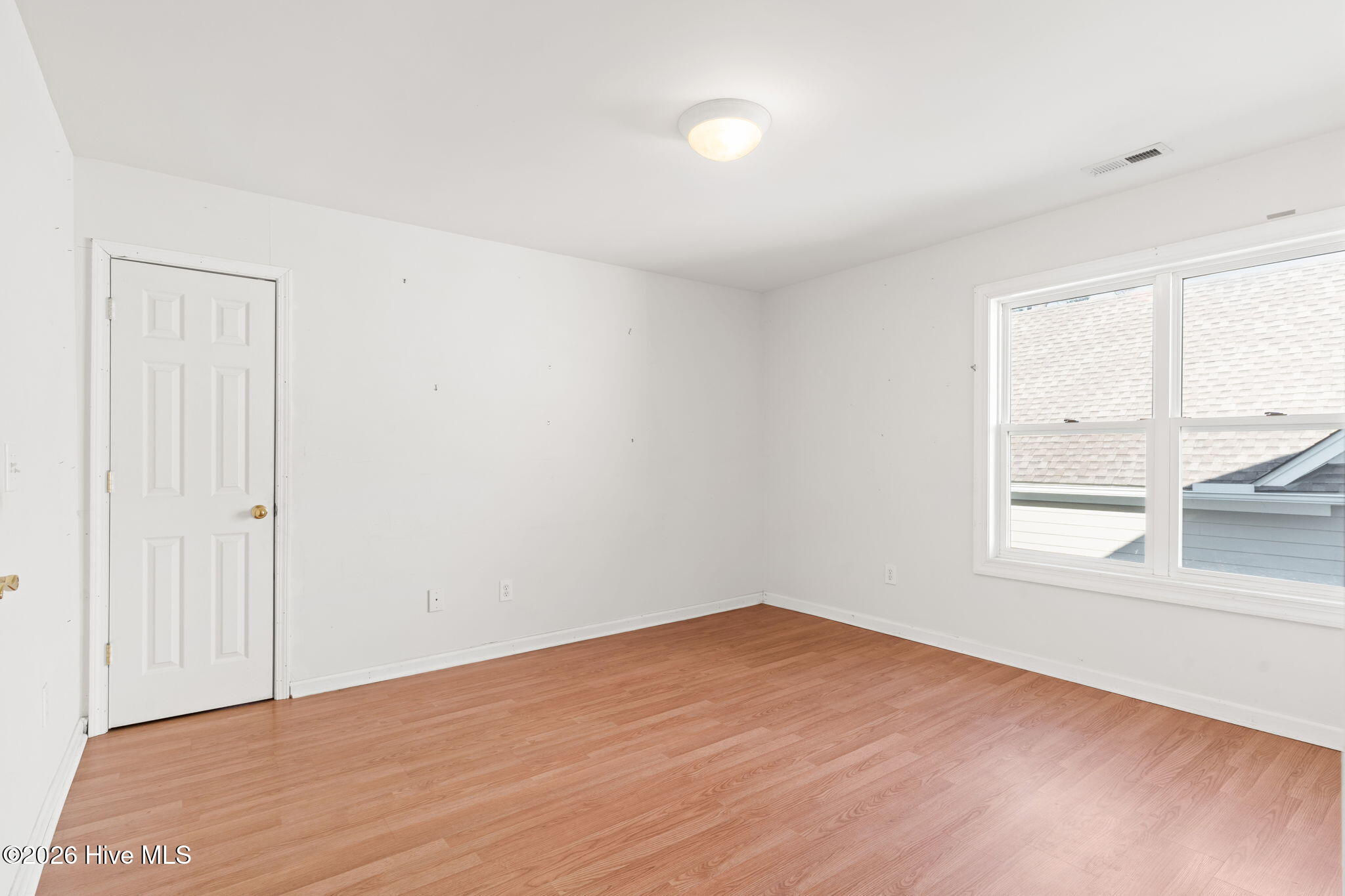 100551669 | Photo 55