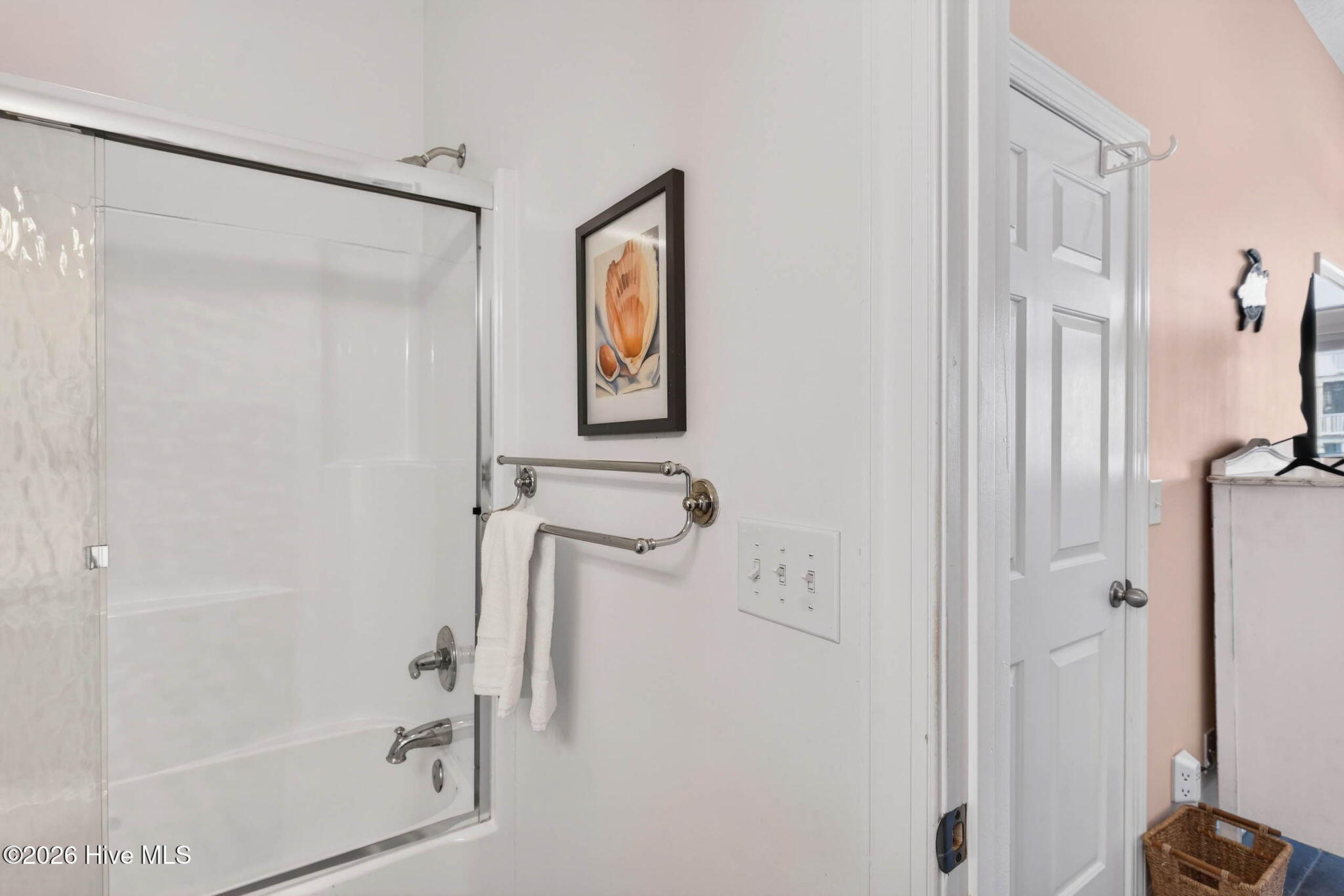 100563244 | Photo 74