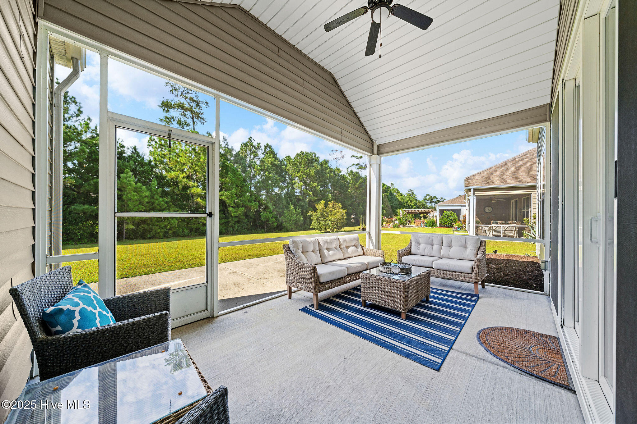 100550824 | Photo 19