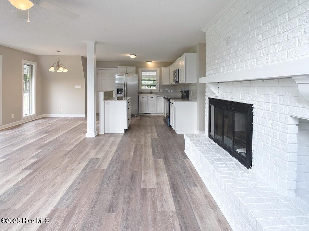 100519170 | Photo 23