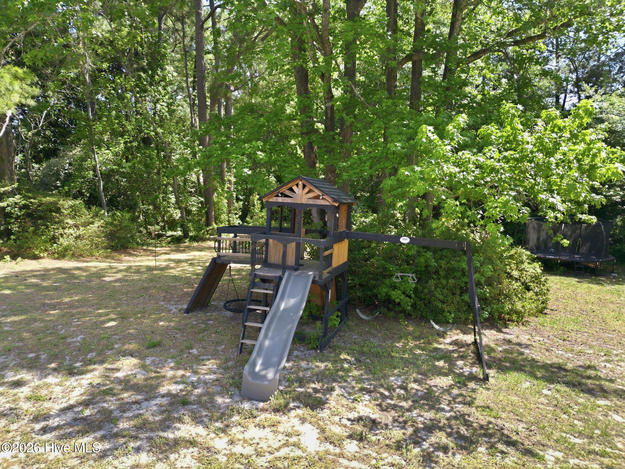 100568966 | Photo 61