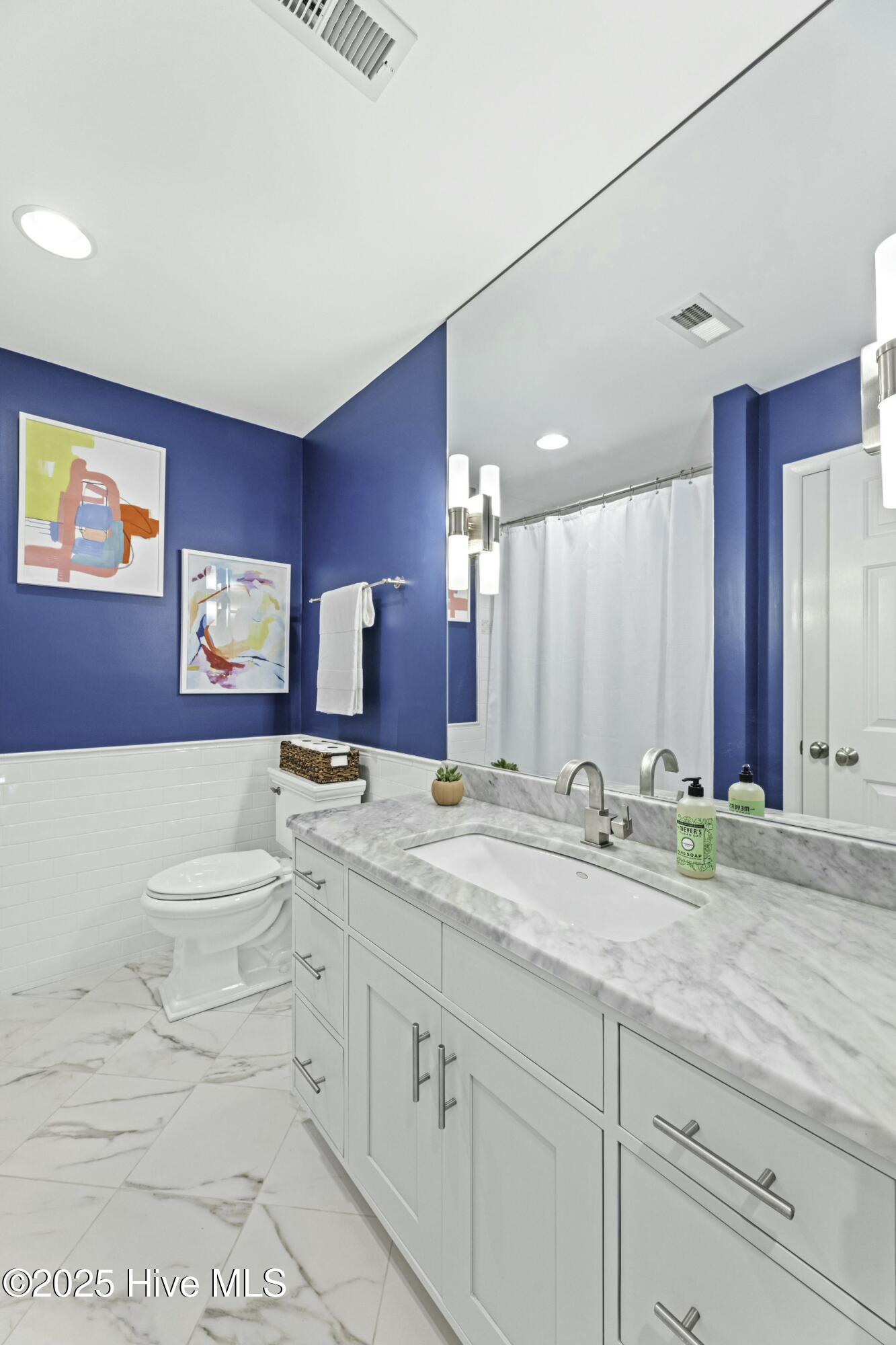 100555228 | Photo 49