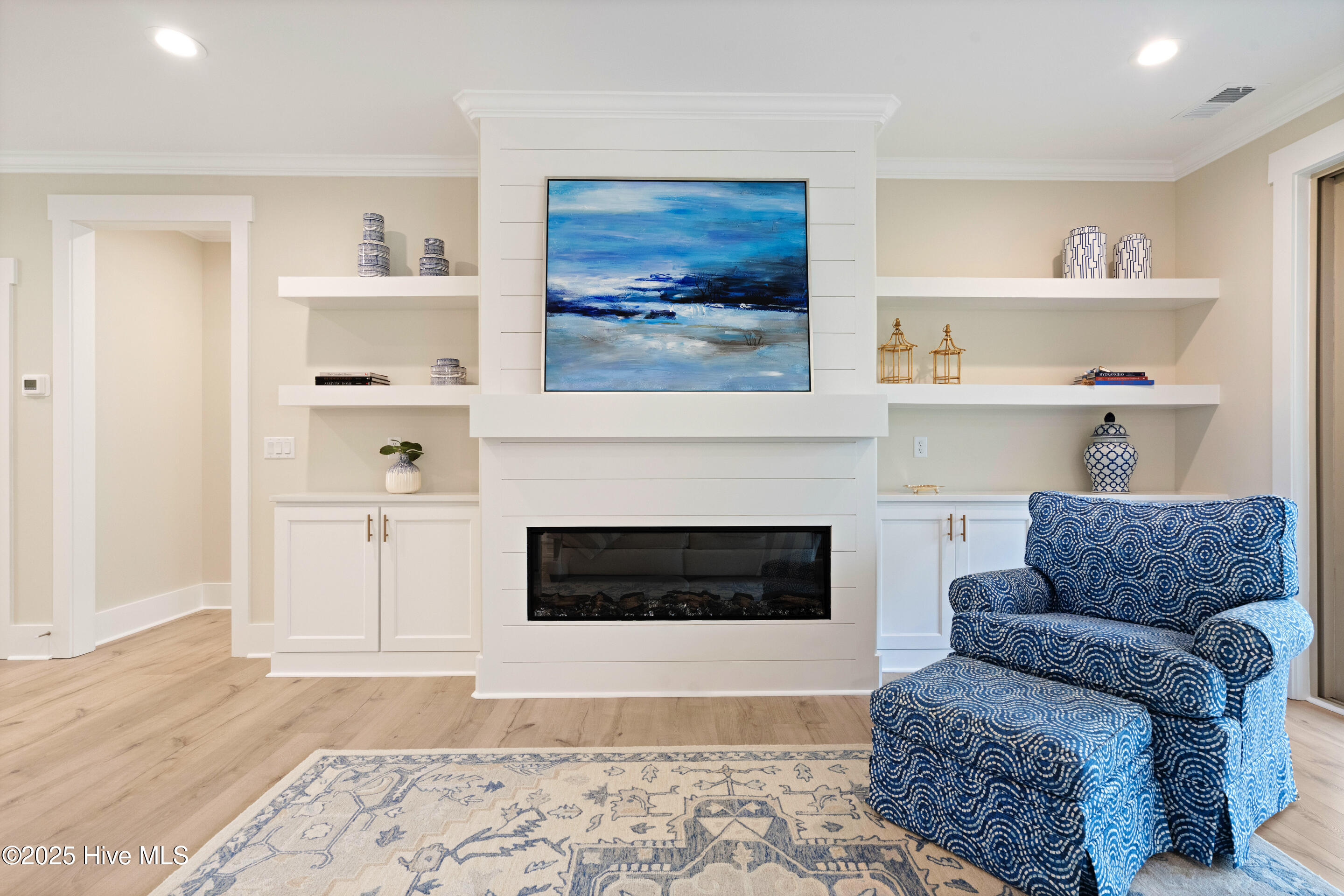 100537475 | Photo 38