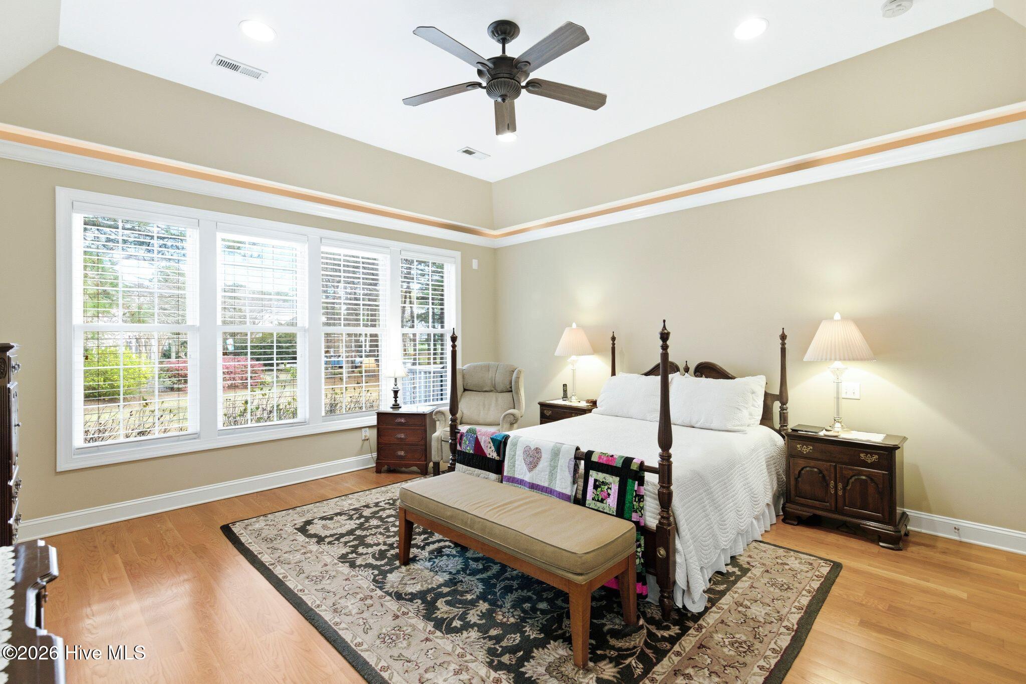 100564231 | Photo 27