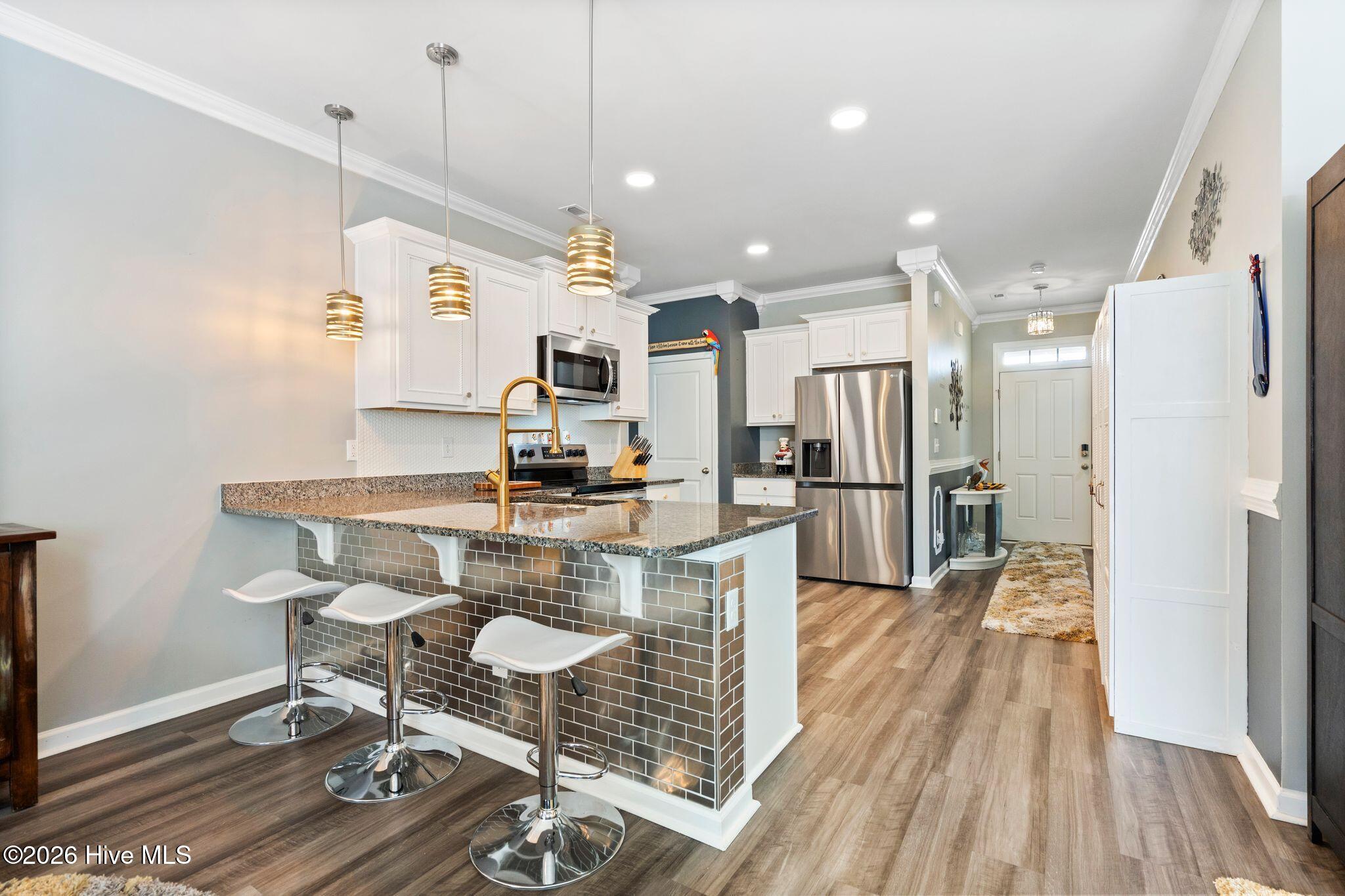 100550283 | Photo 16